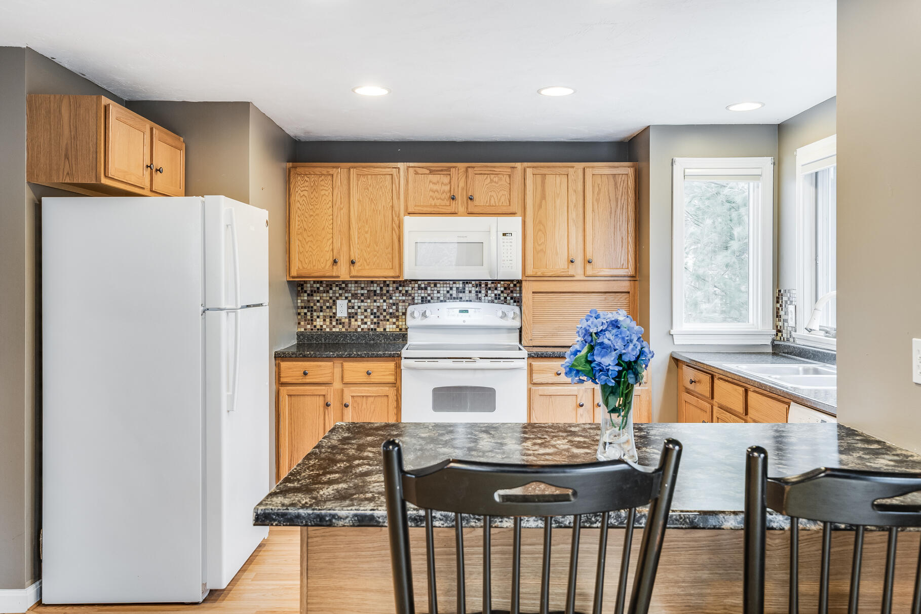 105 Edgewater Drive W