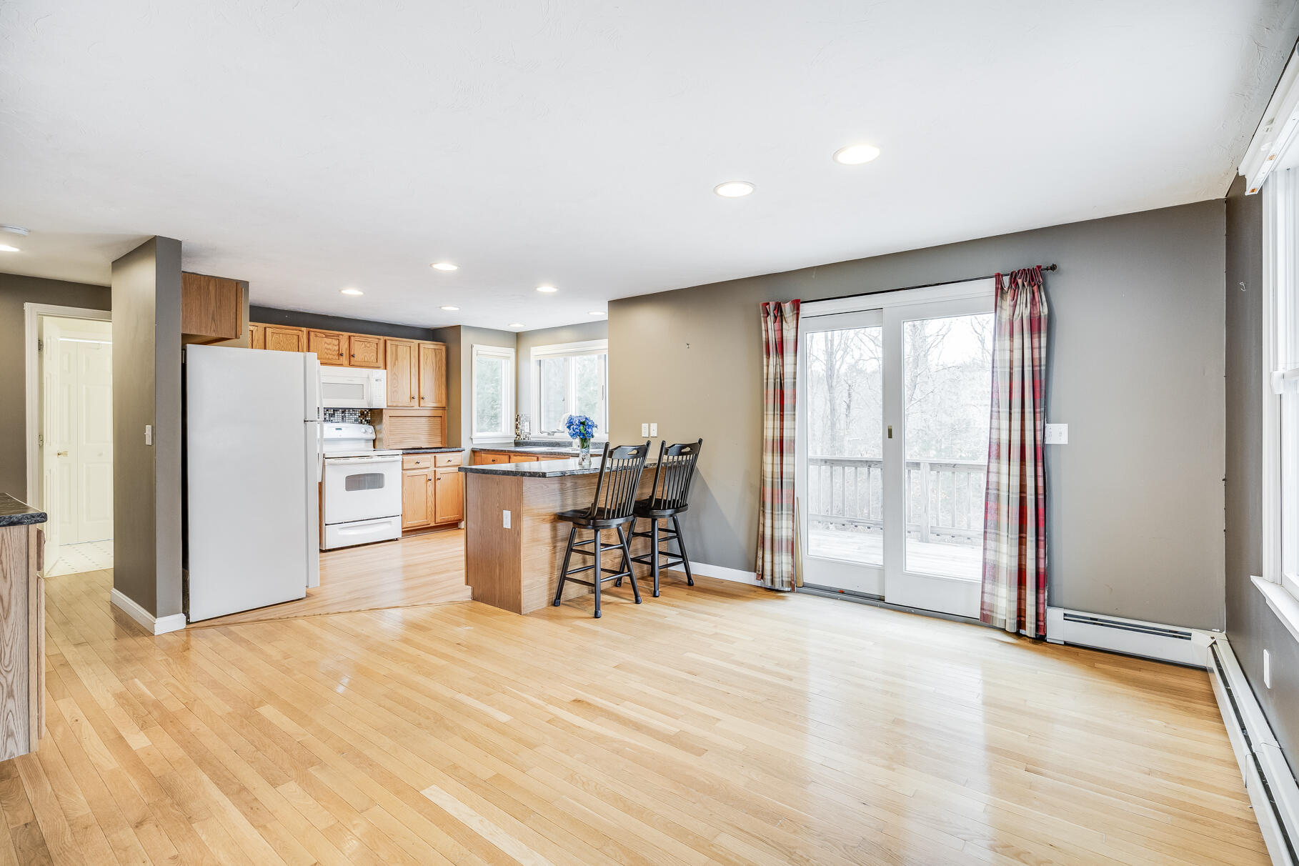 105 Edgewater Drive W