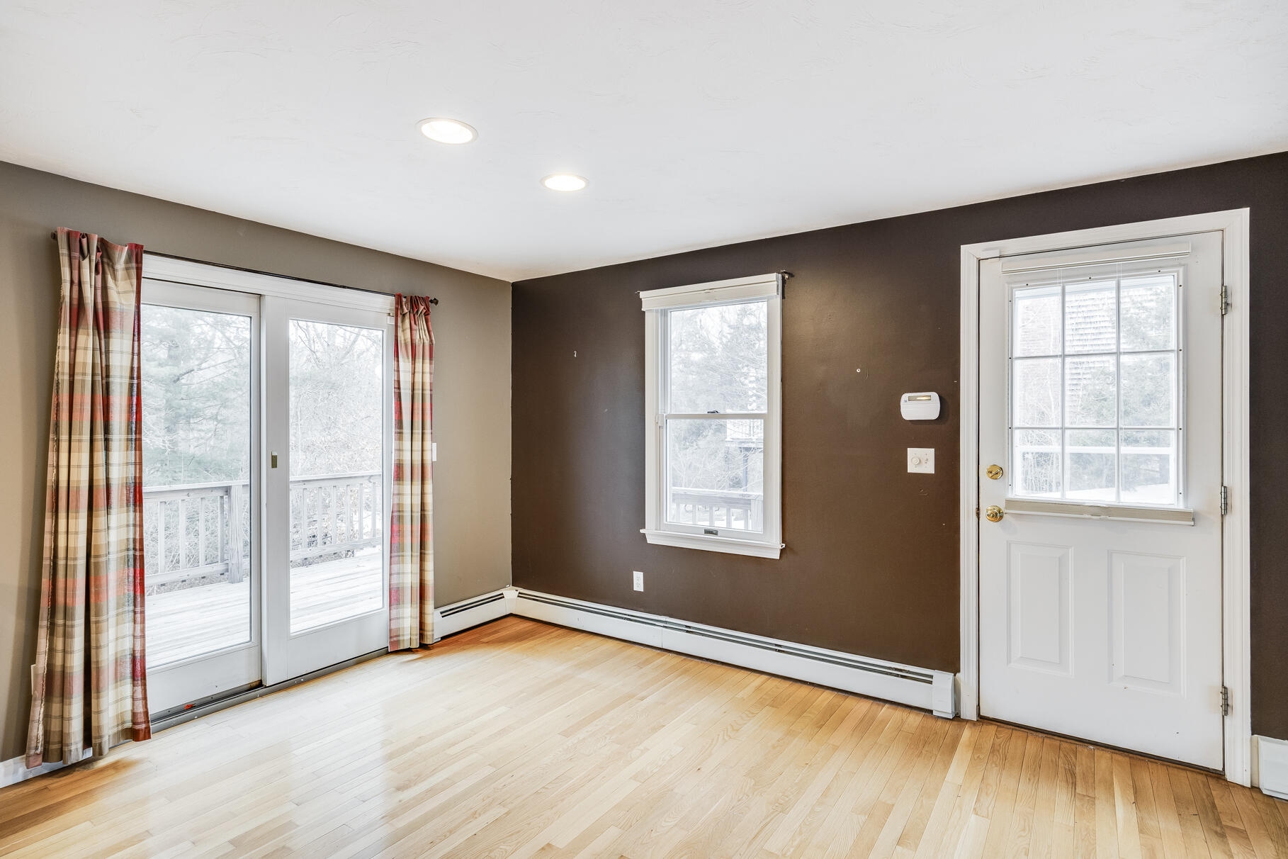 105 Edgewater Drive W