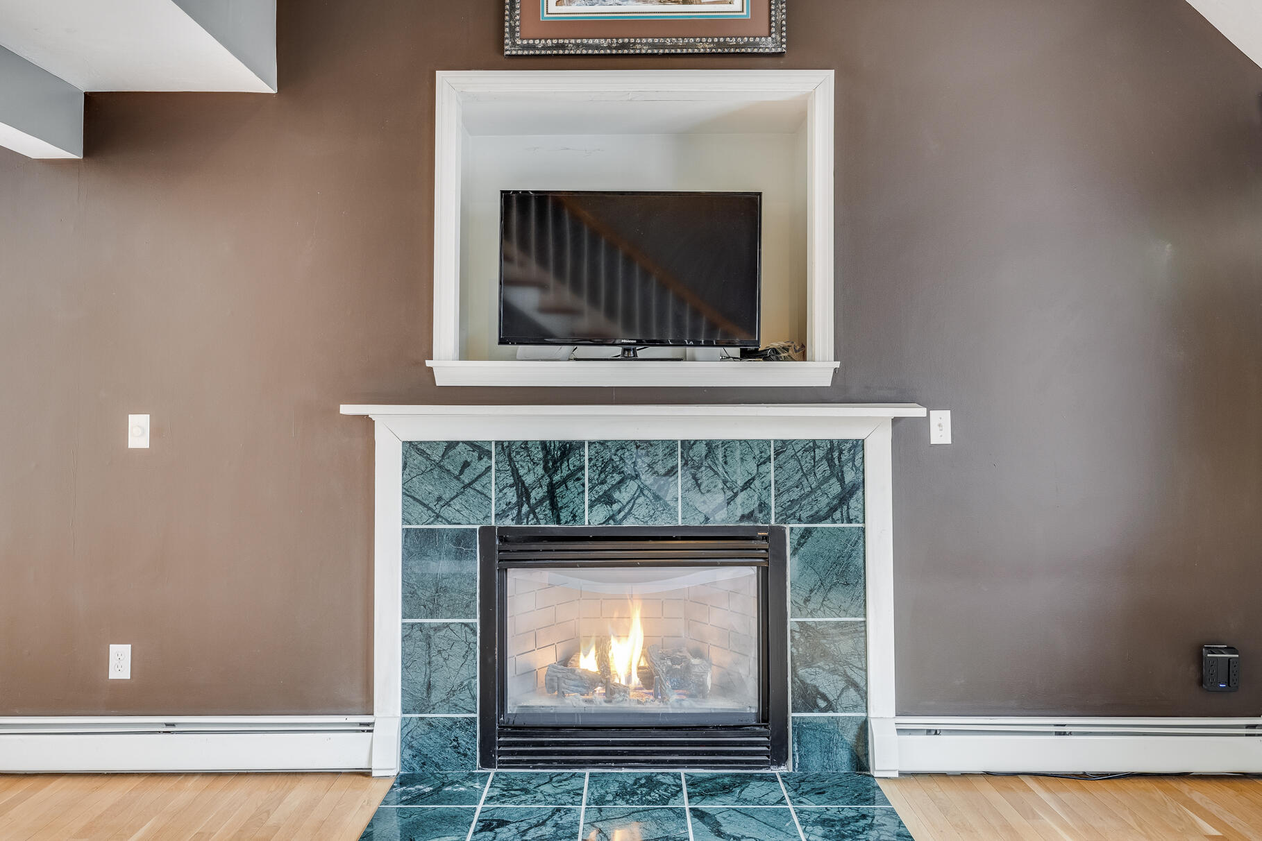 105 Edgewater Drive W