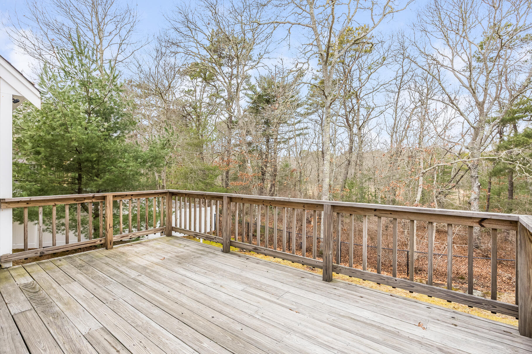 105 Edgewater Drive W