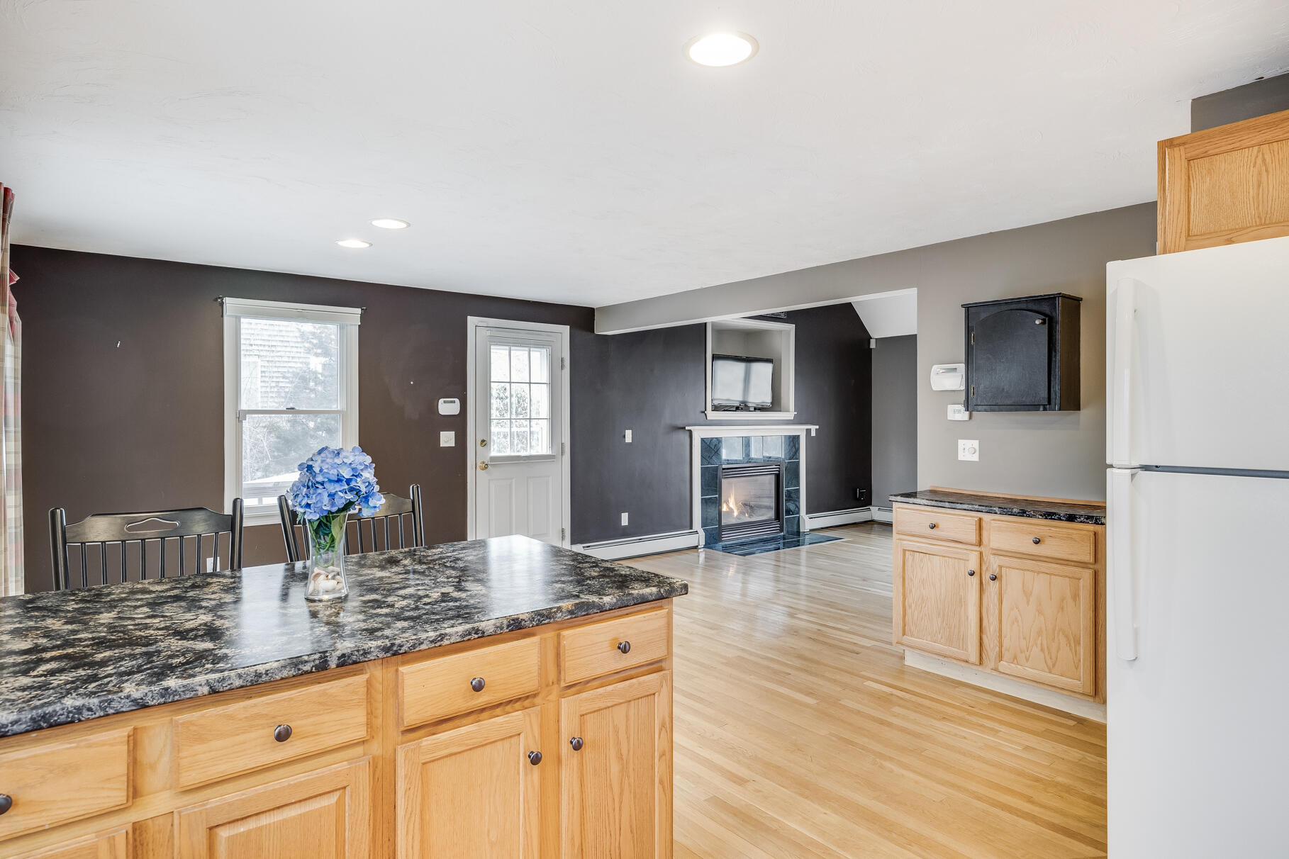 105 Edgewater Drive W