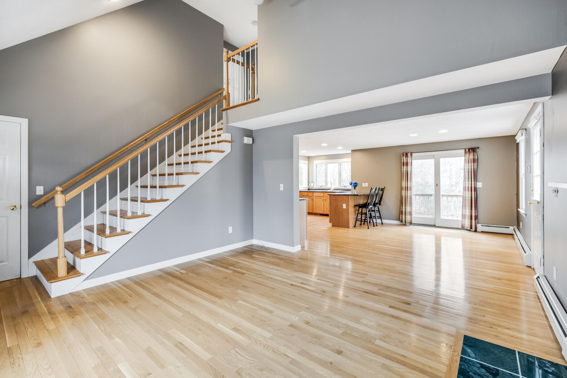 105 Edgewater Drive W