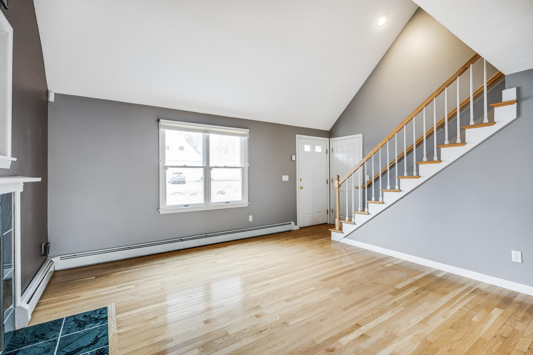 105 Edgewater Drive W