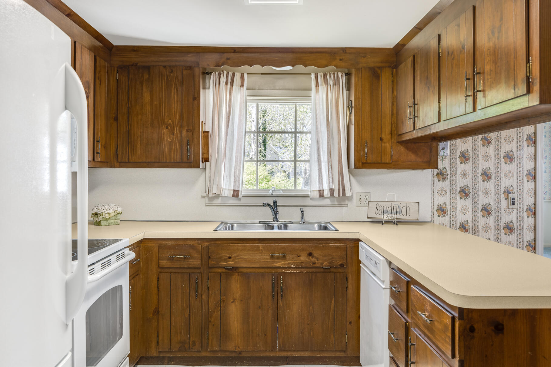 3 Moody Drive
