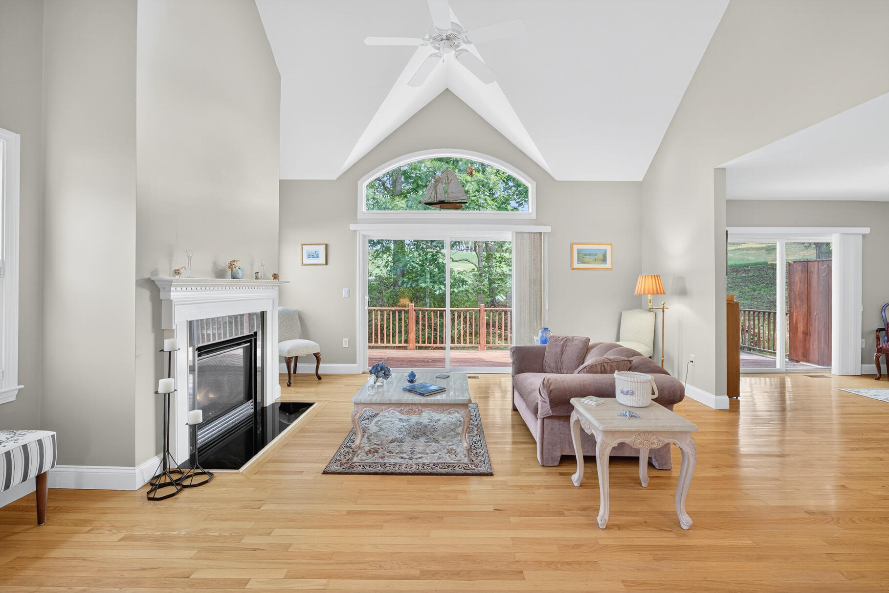 4 Hollyhock Knoll Court UNIT 4