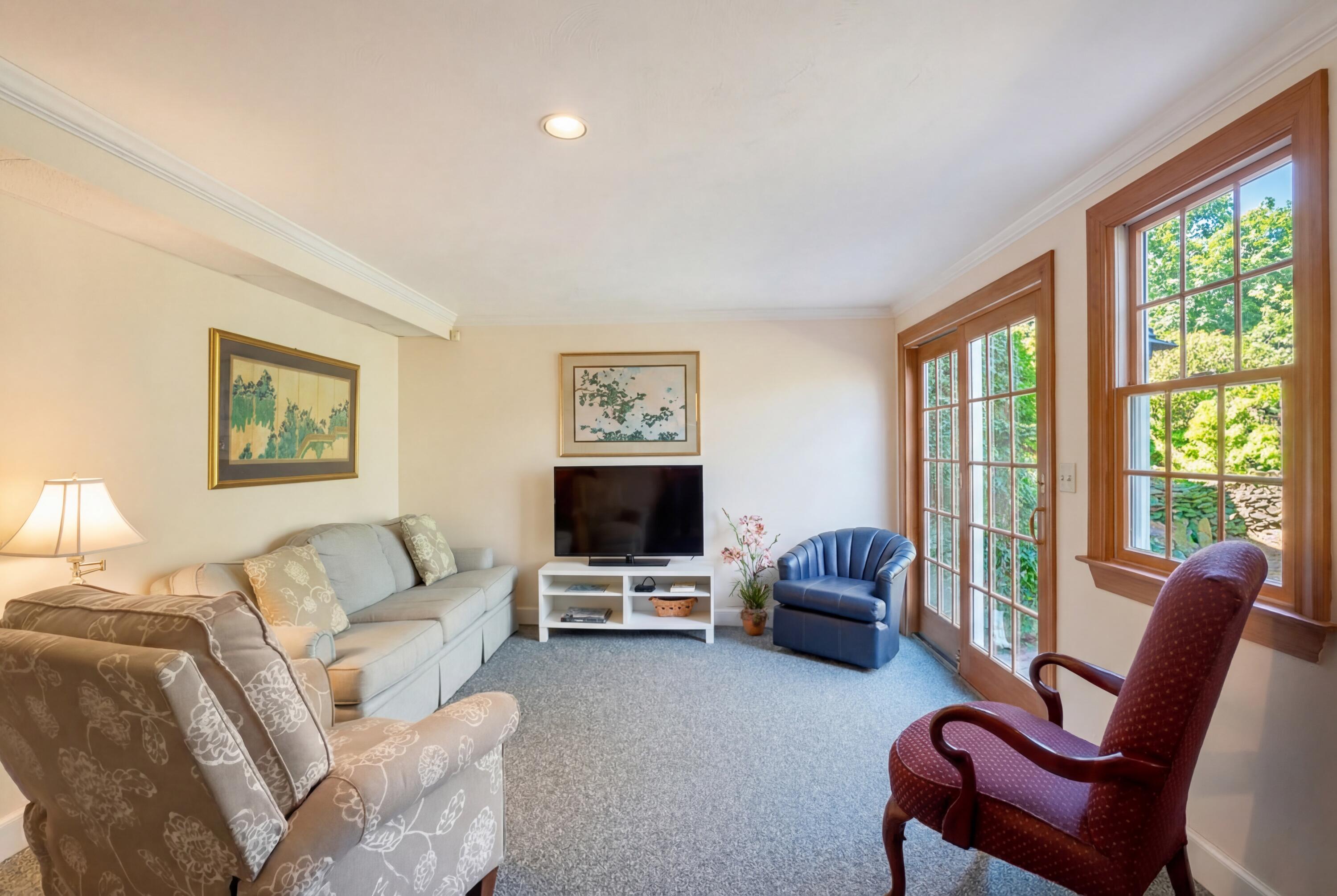 9 Gray Birch Road