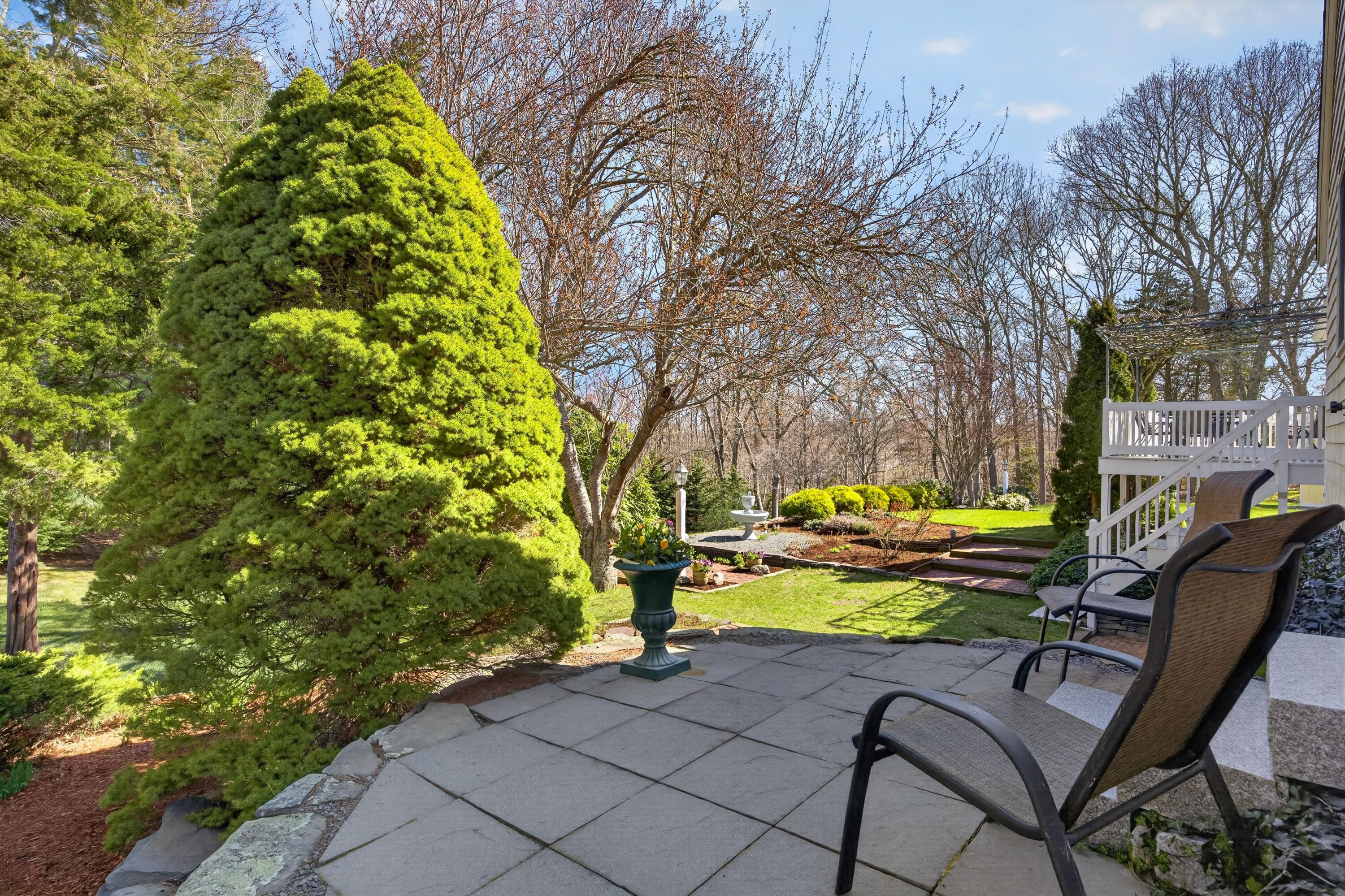 9 Gray Birch Road