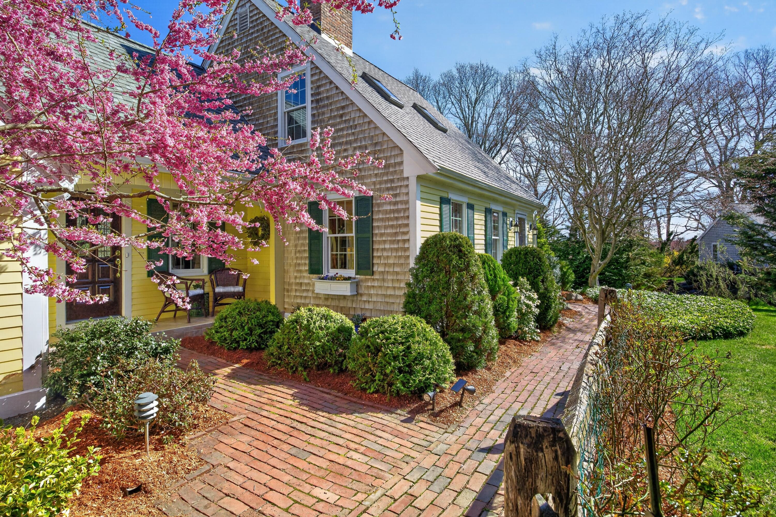 9 Gray Birch Road