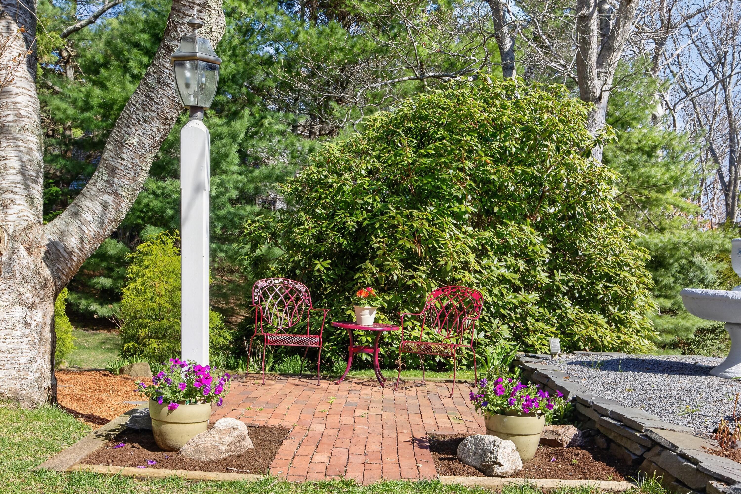 9 Gray Birch Road