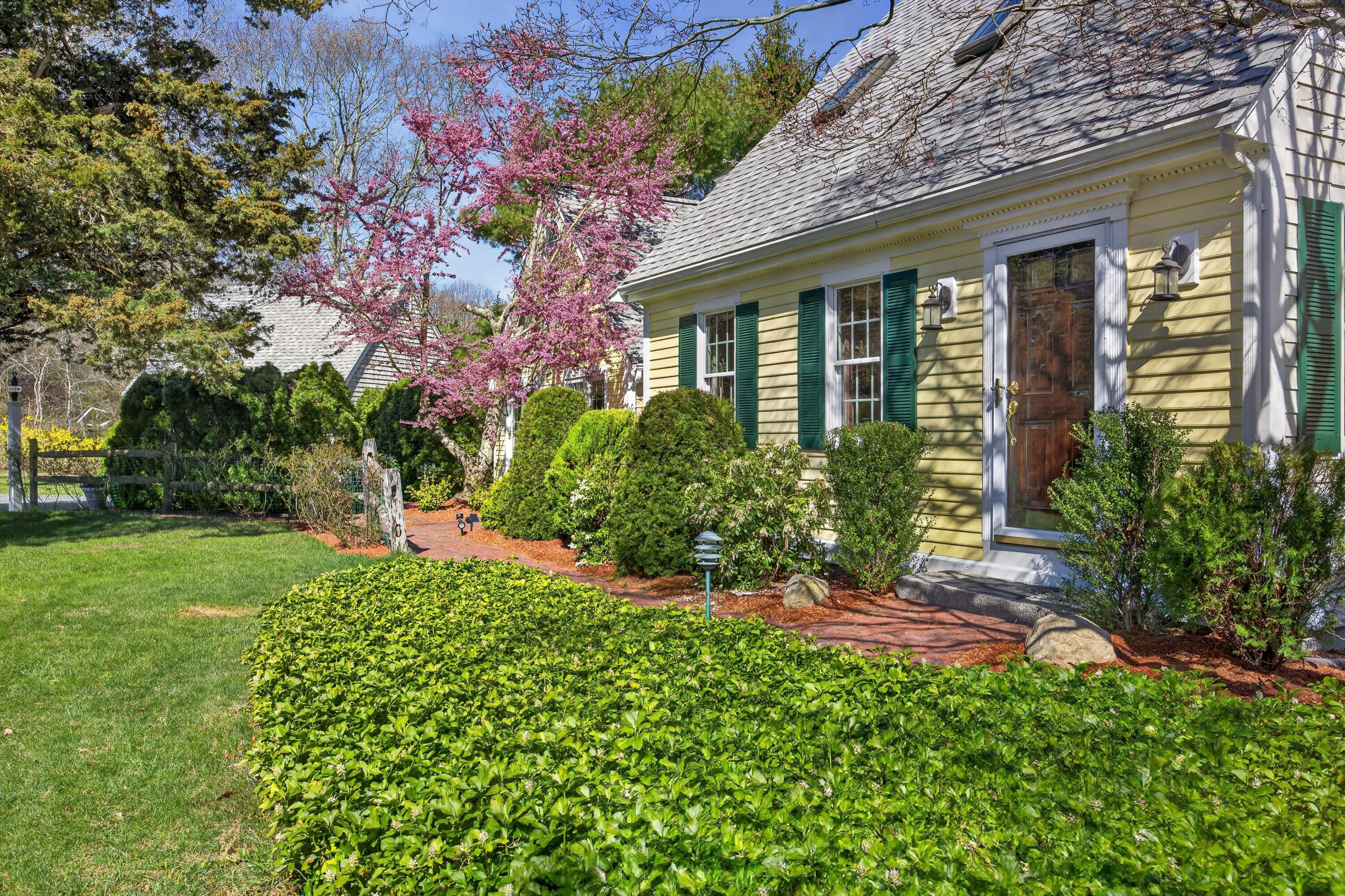 9 Gray Birch Road