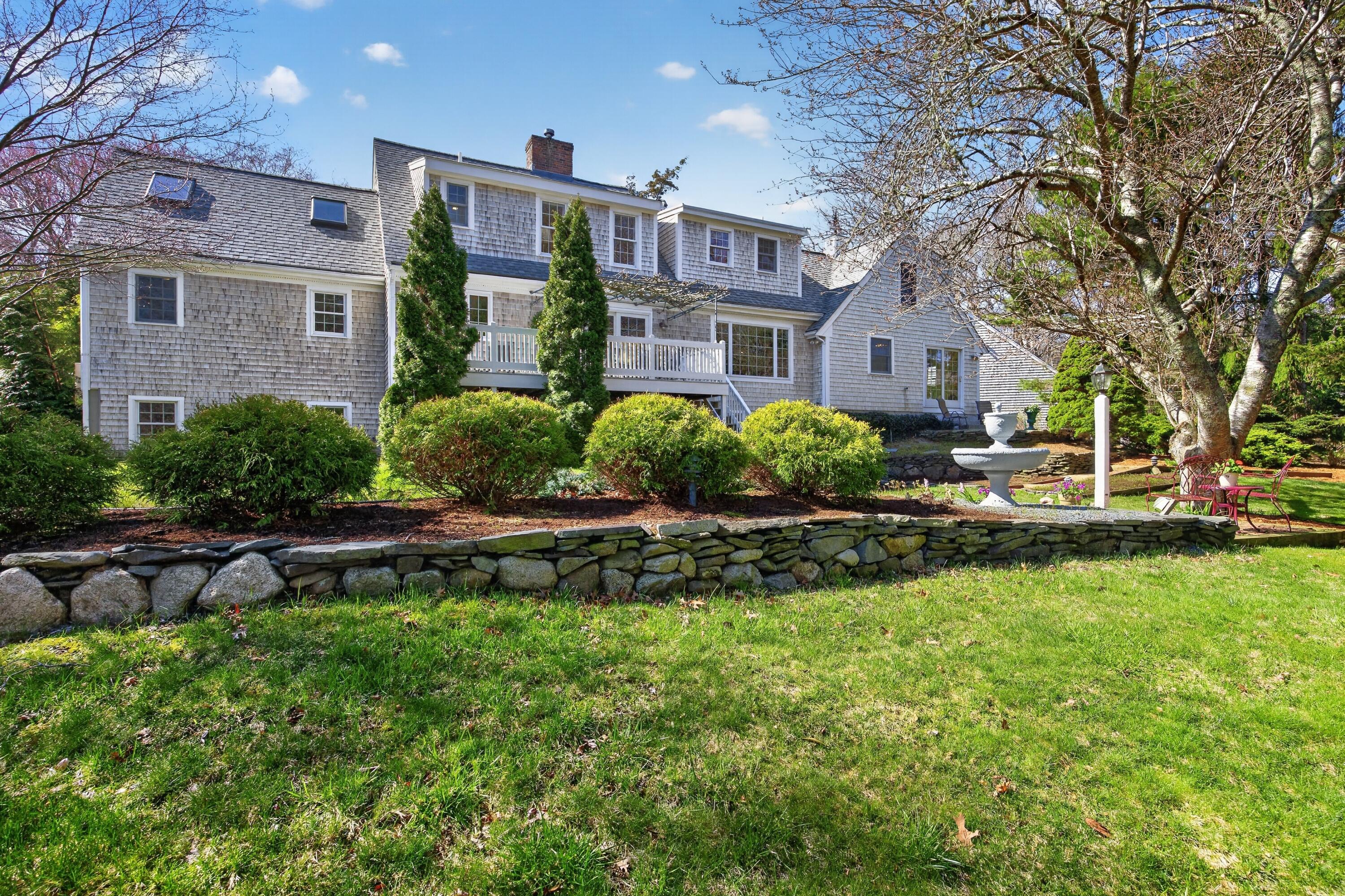 9 Gray Birch Road