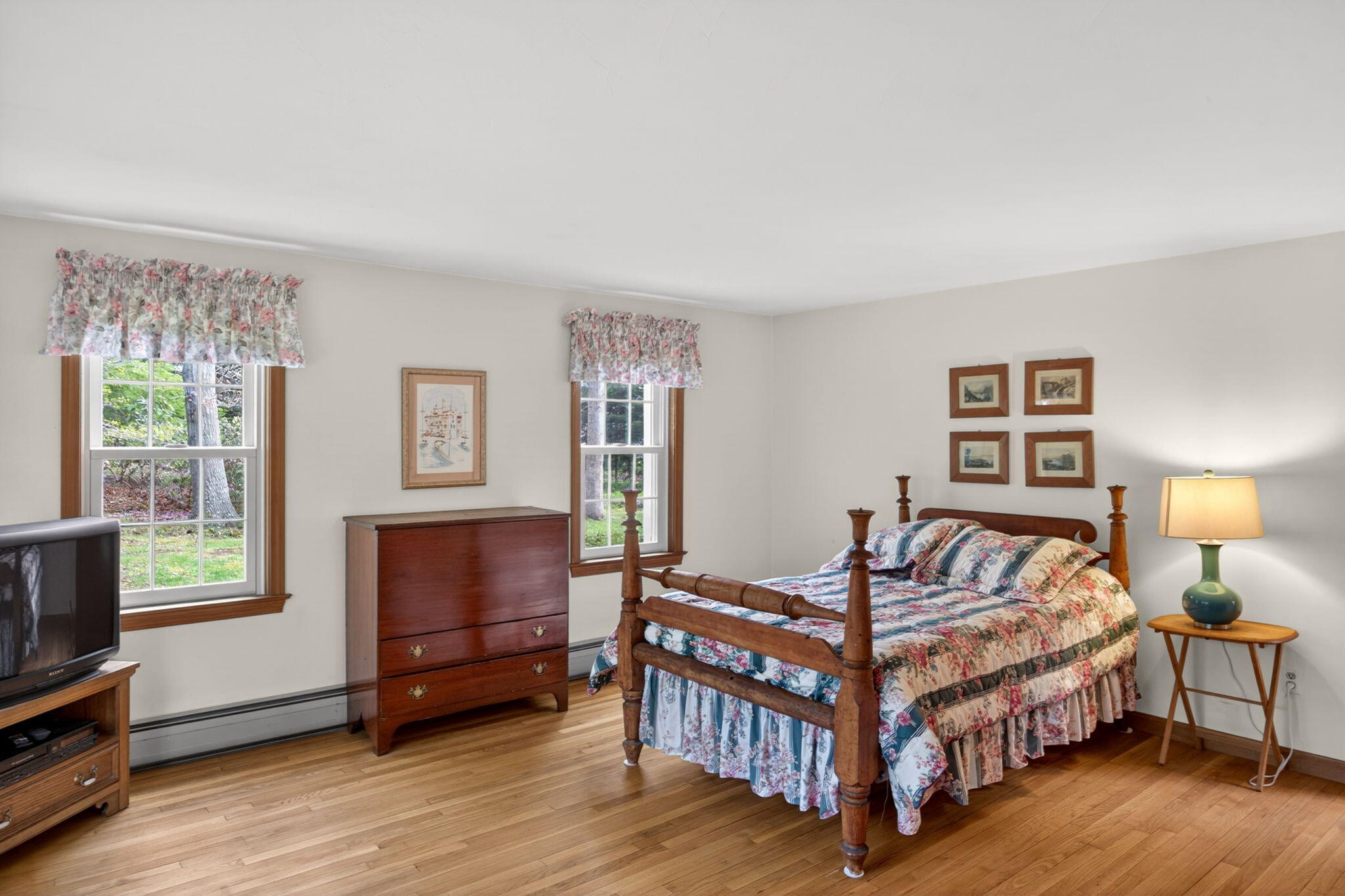 10 Hathorne Lane