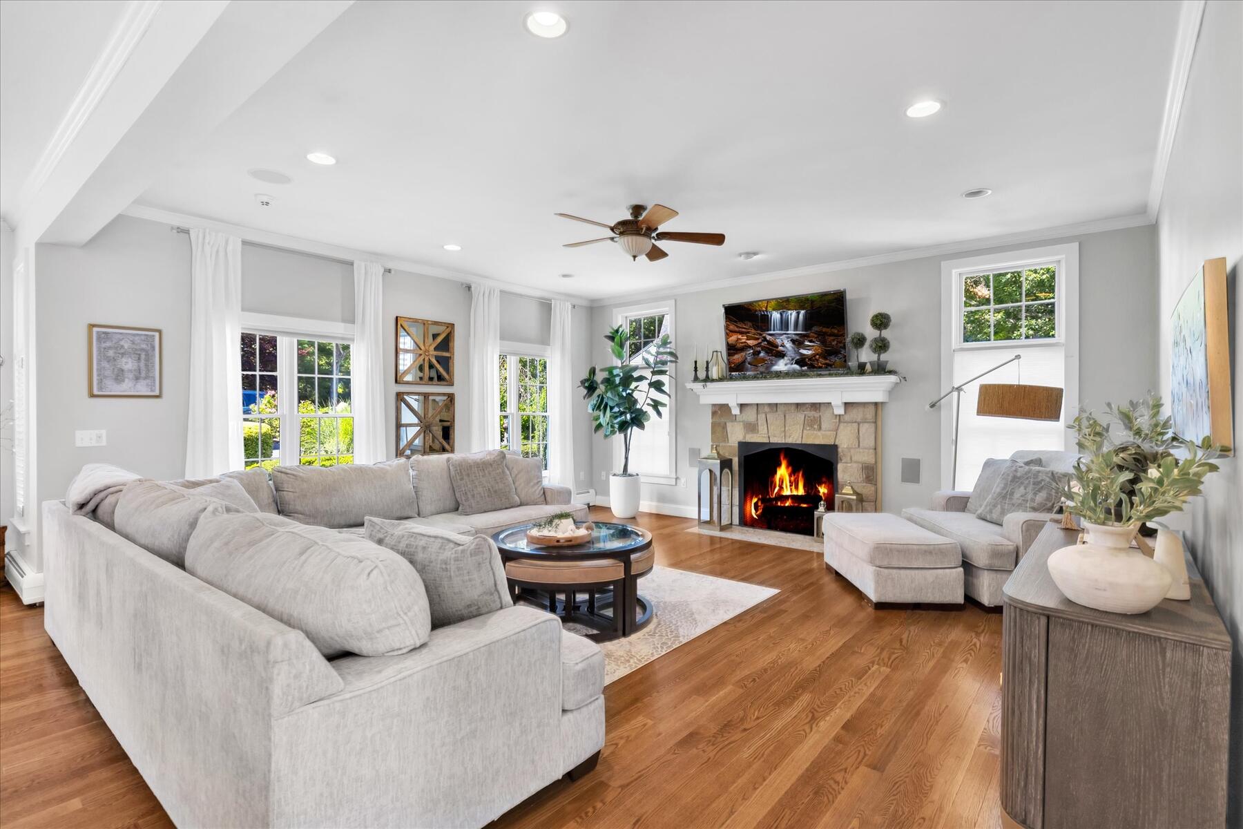 442 Bay Lane