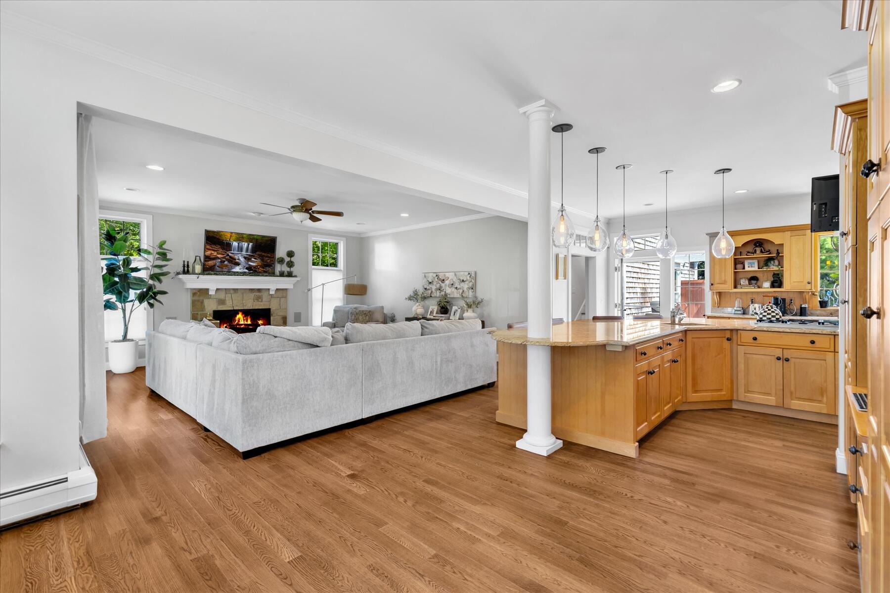 442 Bay Lane