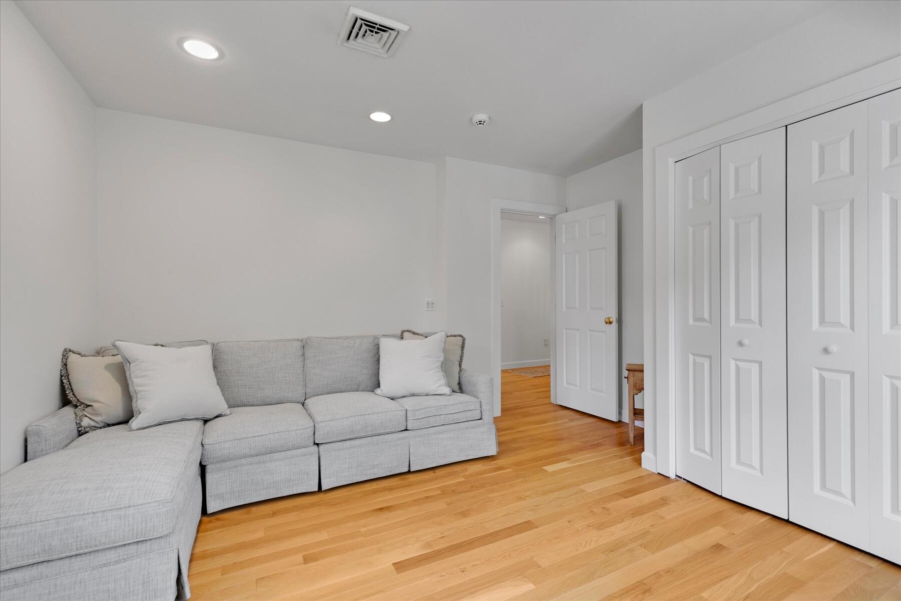 442 Bay Lane