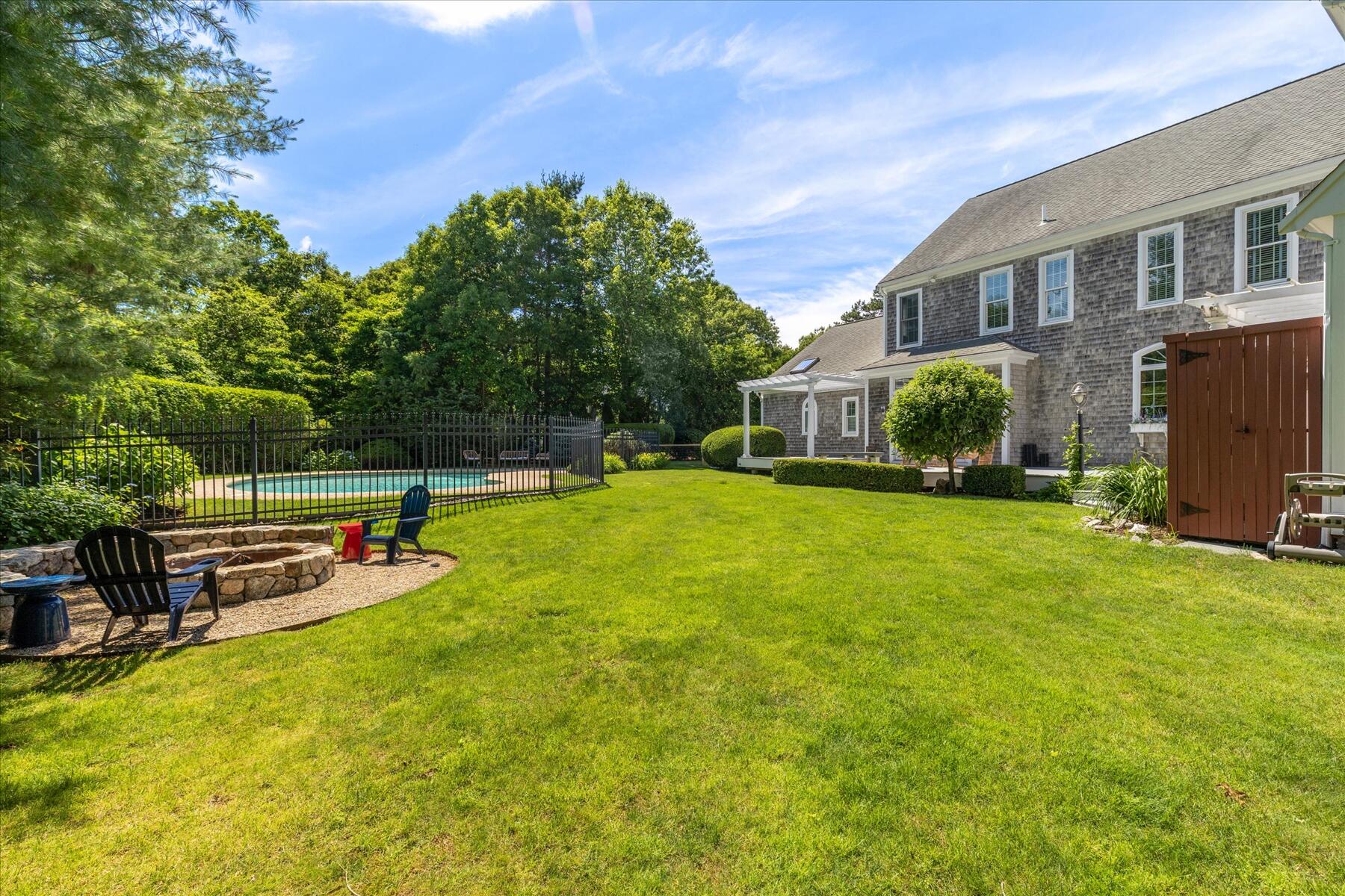 442 Bay Lane