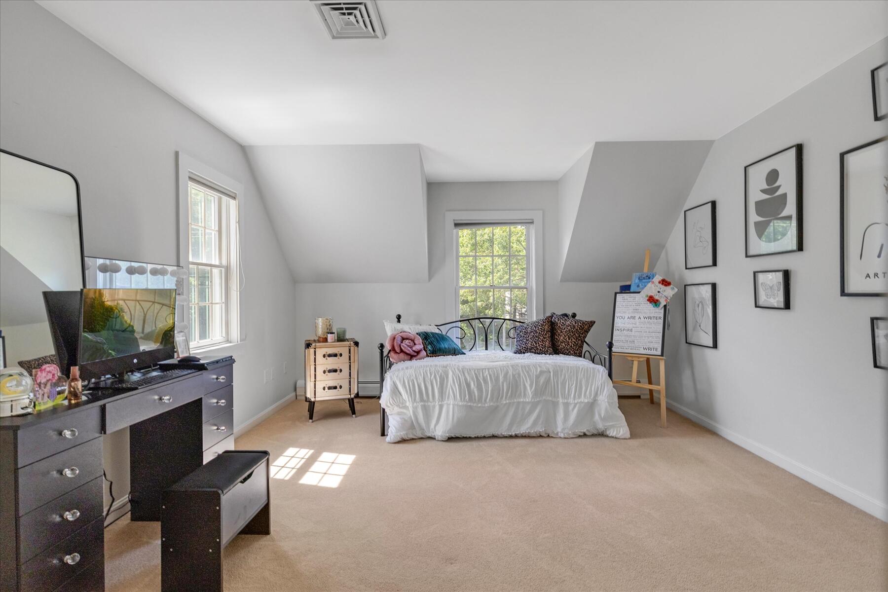 442 Bay Lane
