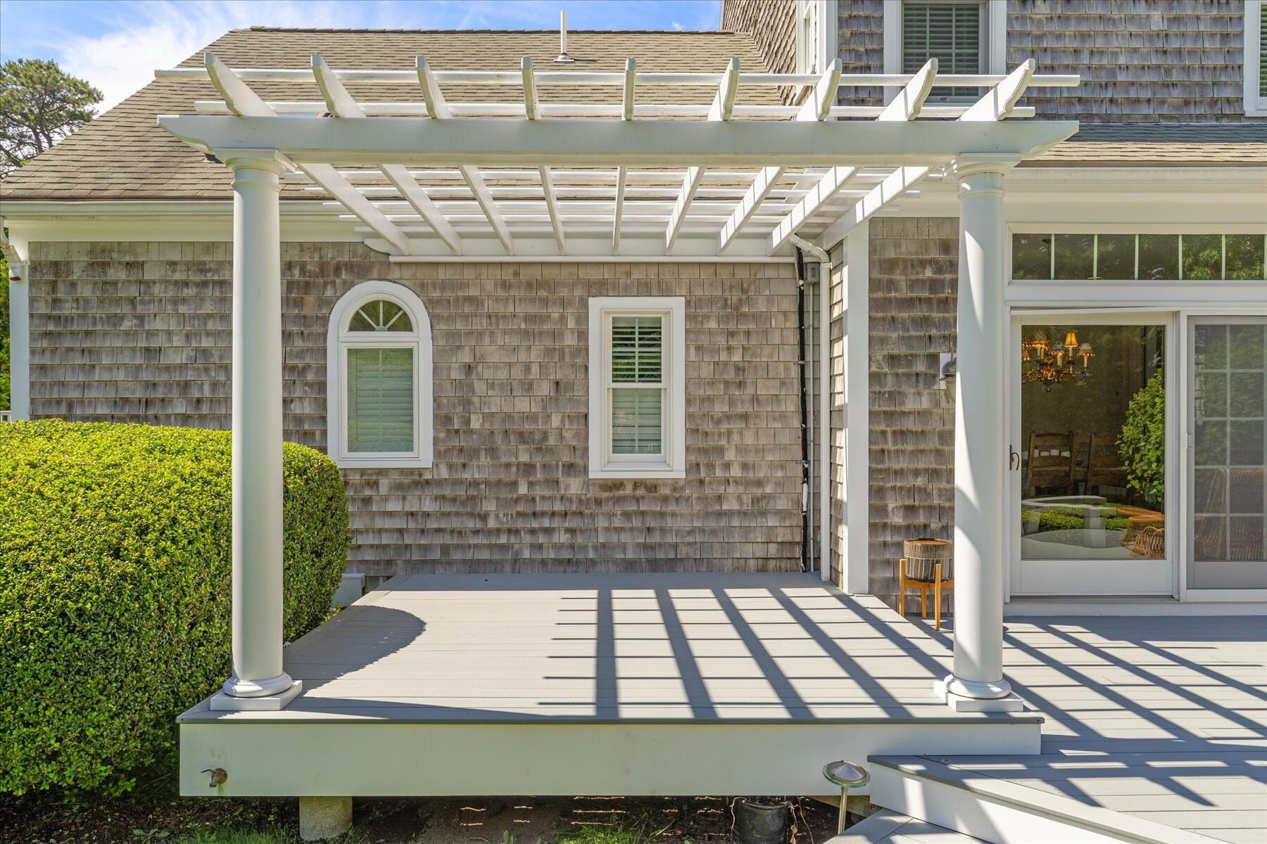 442 Bay Lane