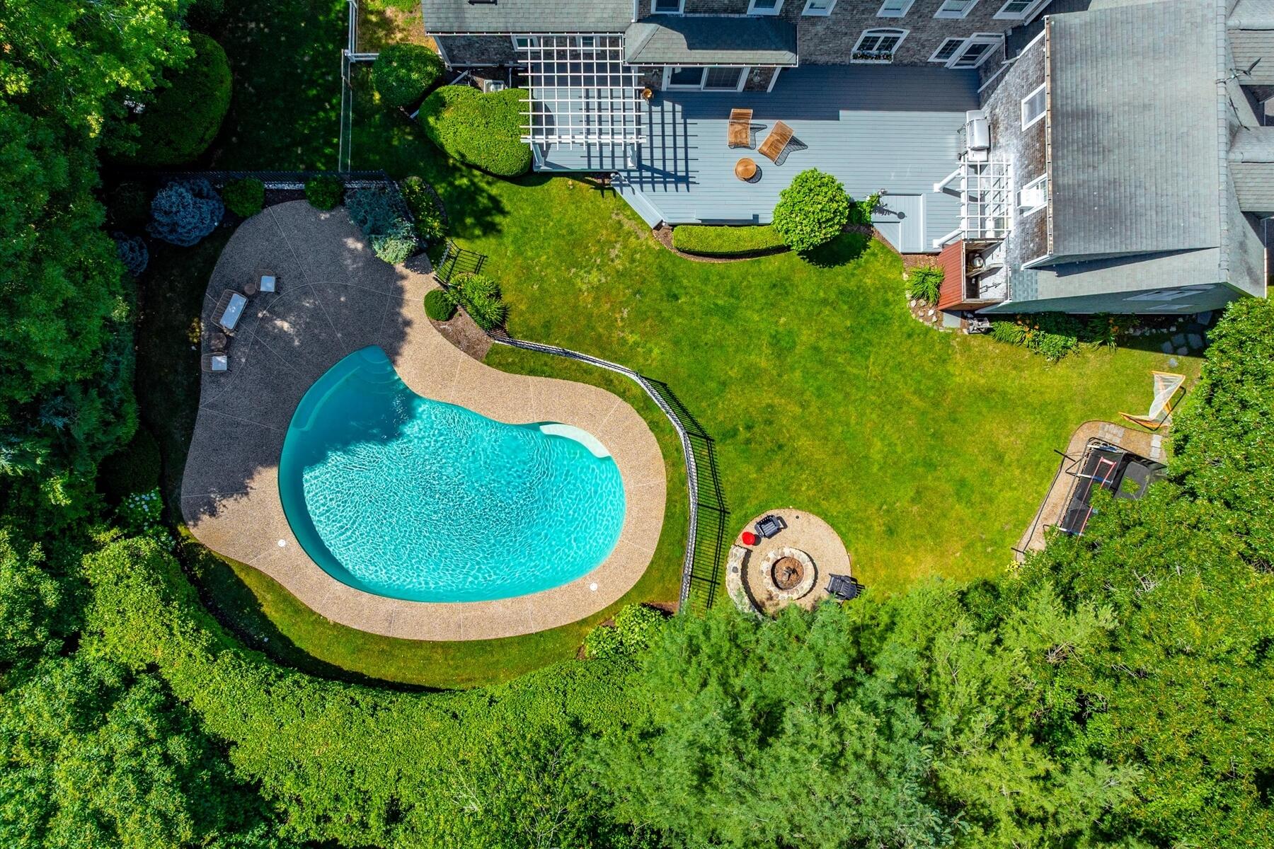 442 Bay Lane