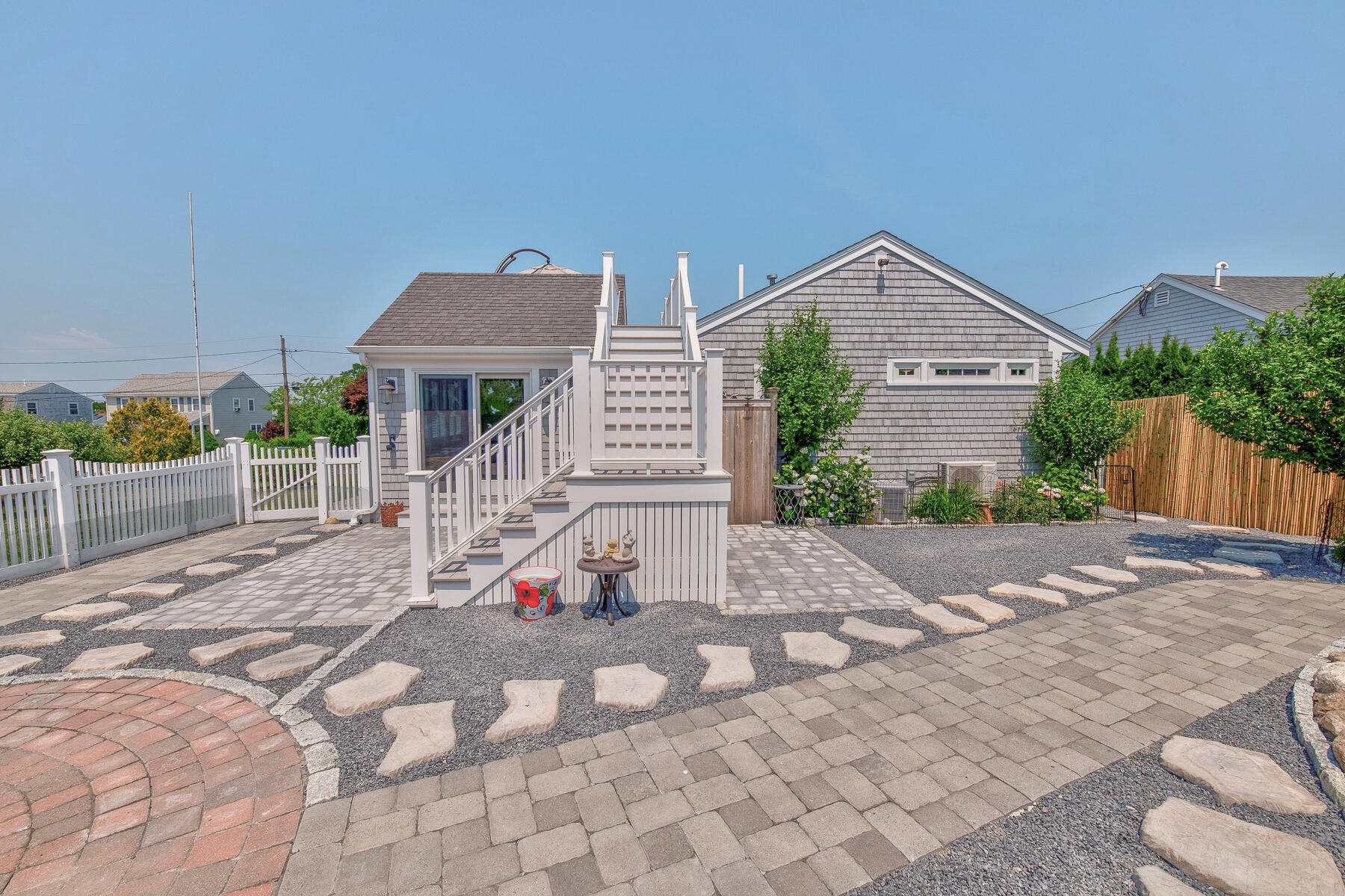 16 Wood Avenue
