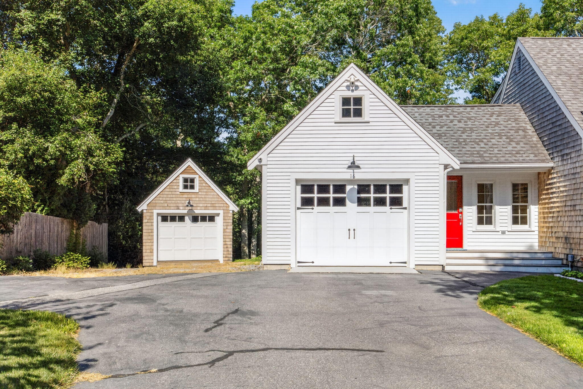 16 Widow Coombs Walk