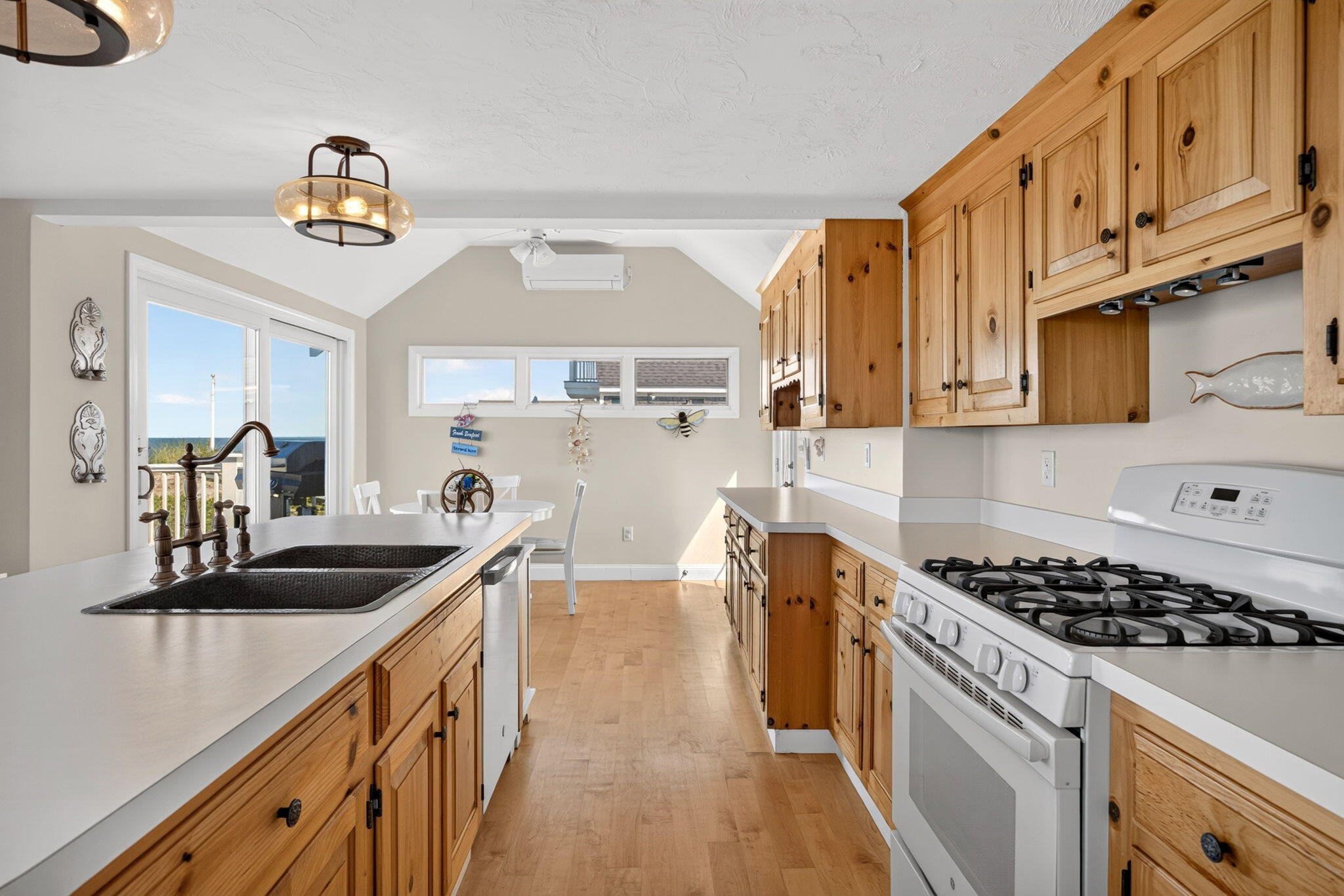 71-72 North Shore Boulevard