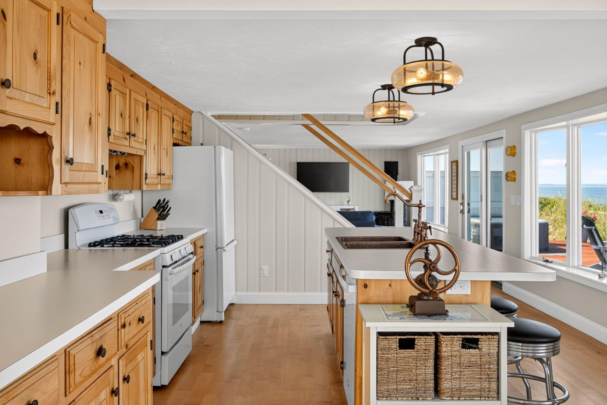 71-72 North Shore Boulevard