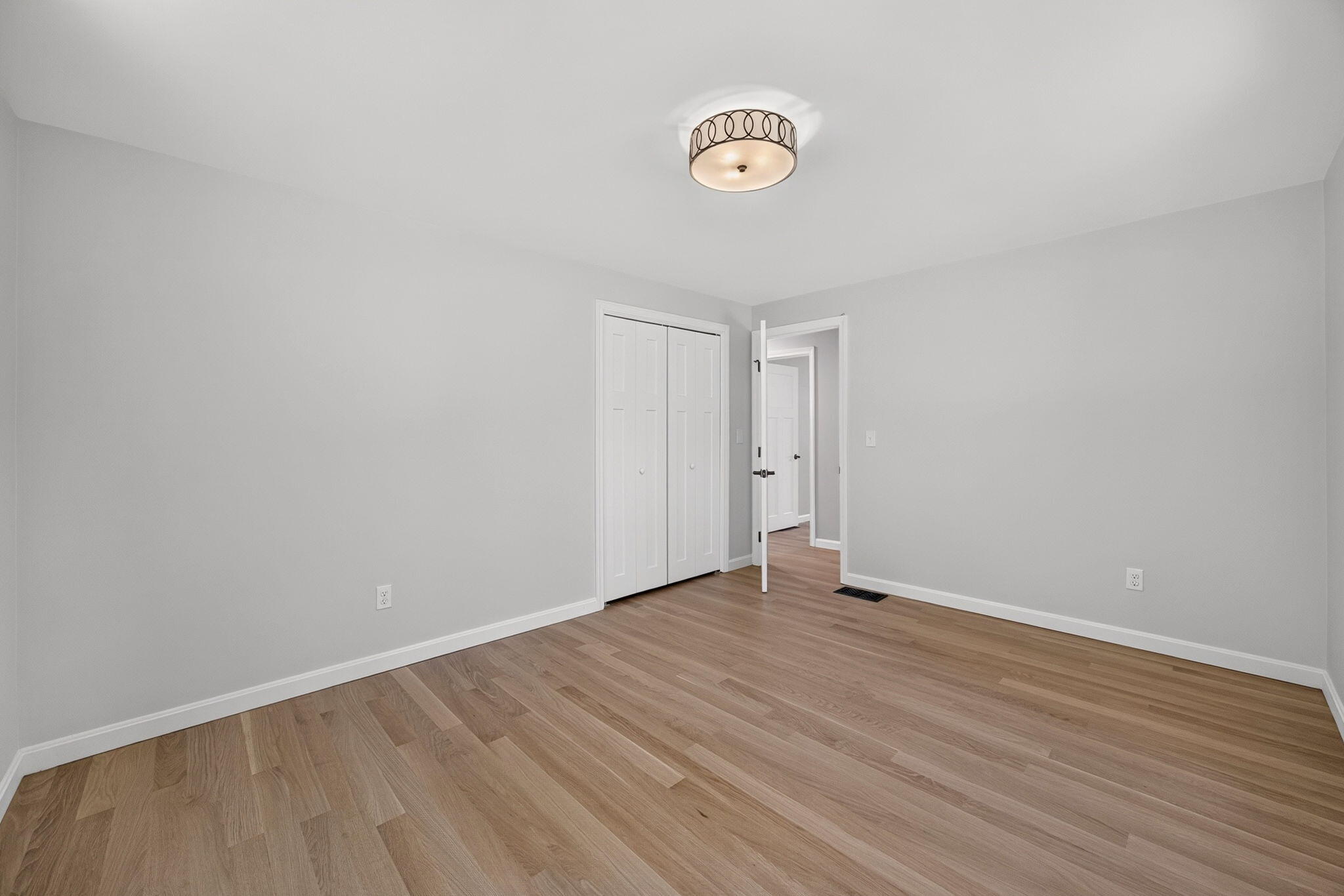 5 Candlewood Drive