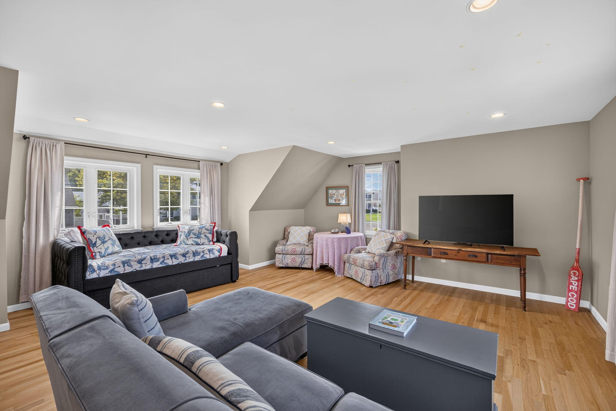 49 Wood Avenue