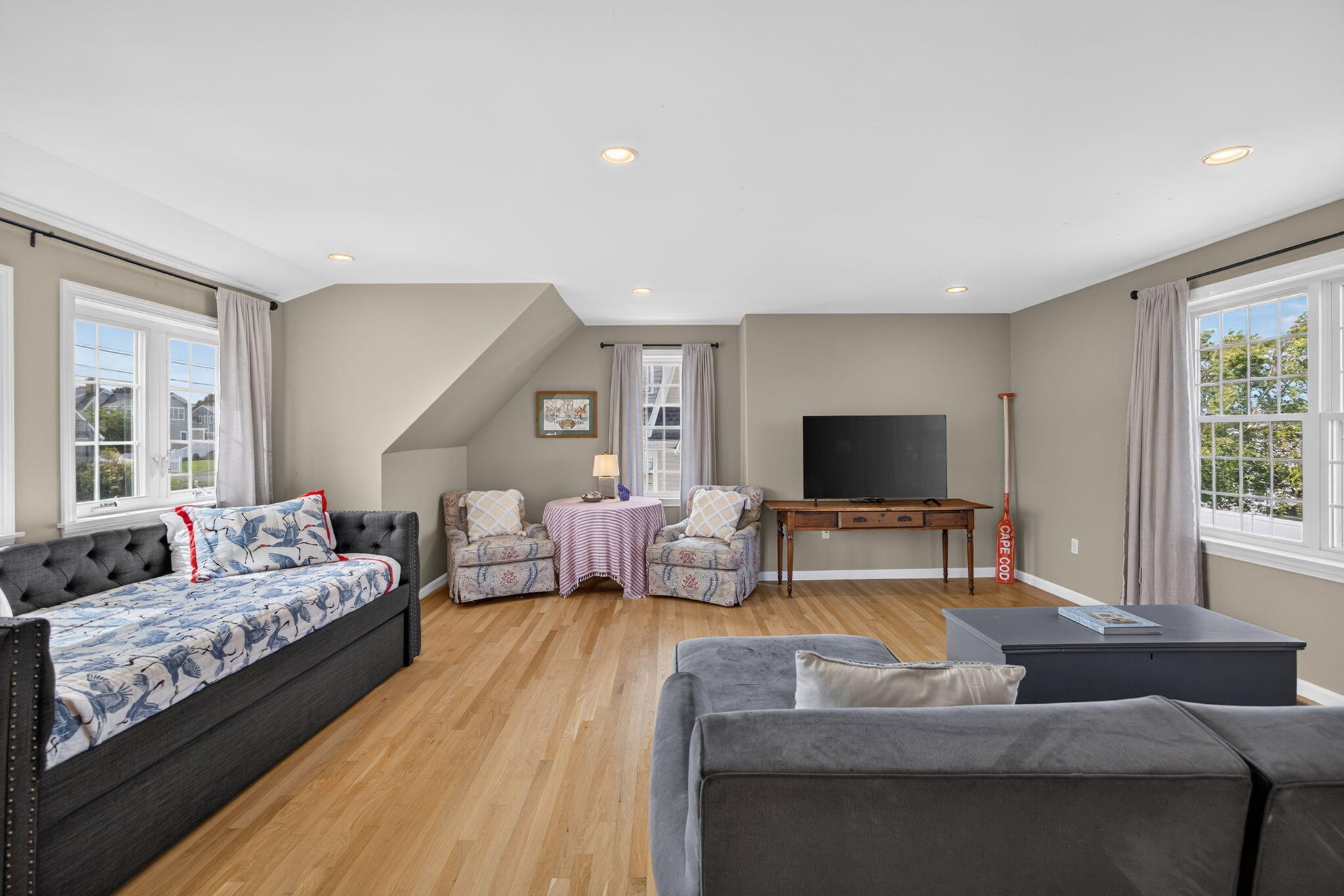 49 Wood Avenue