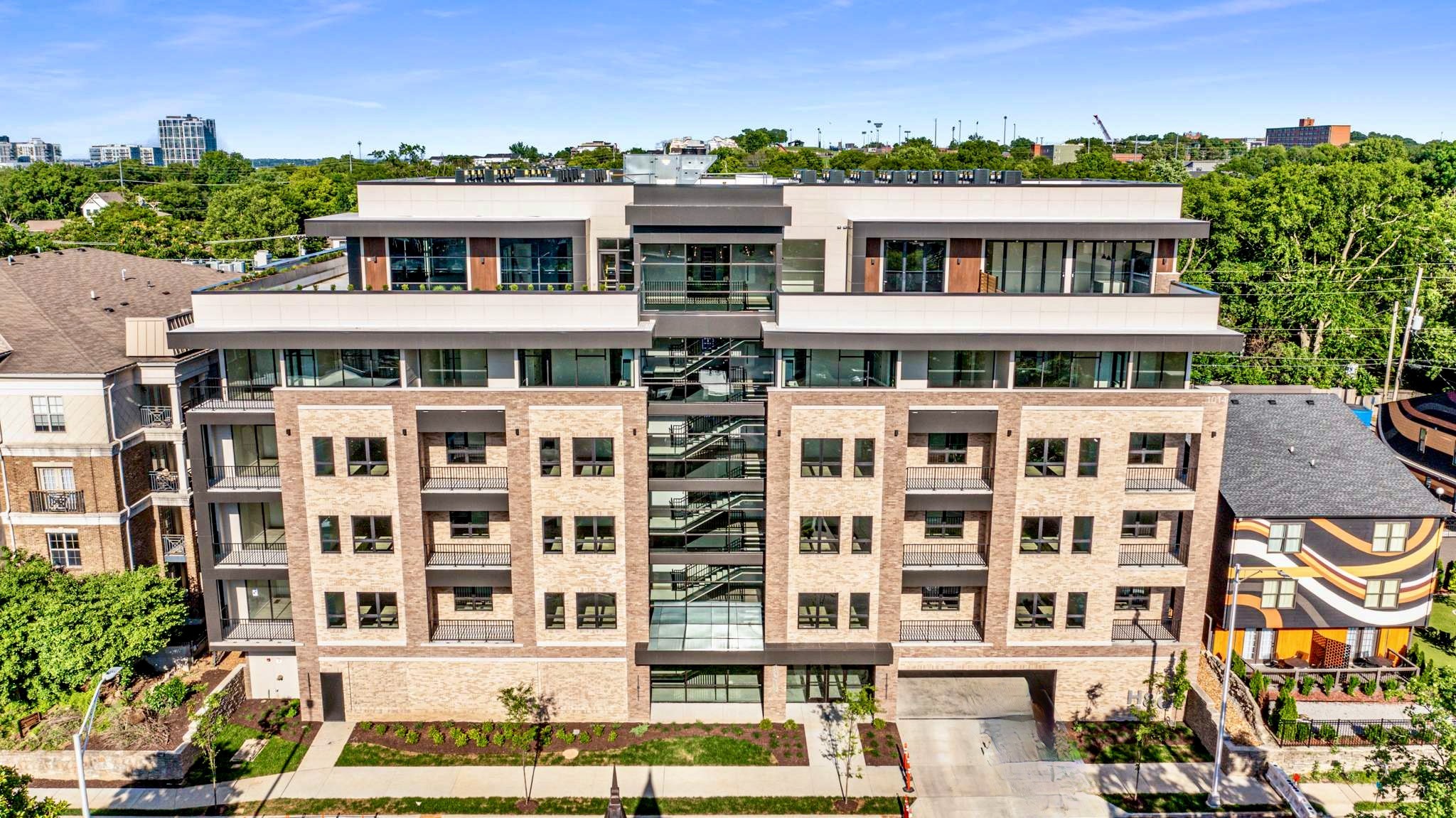 1014 16th Avenue, S Unit: INT