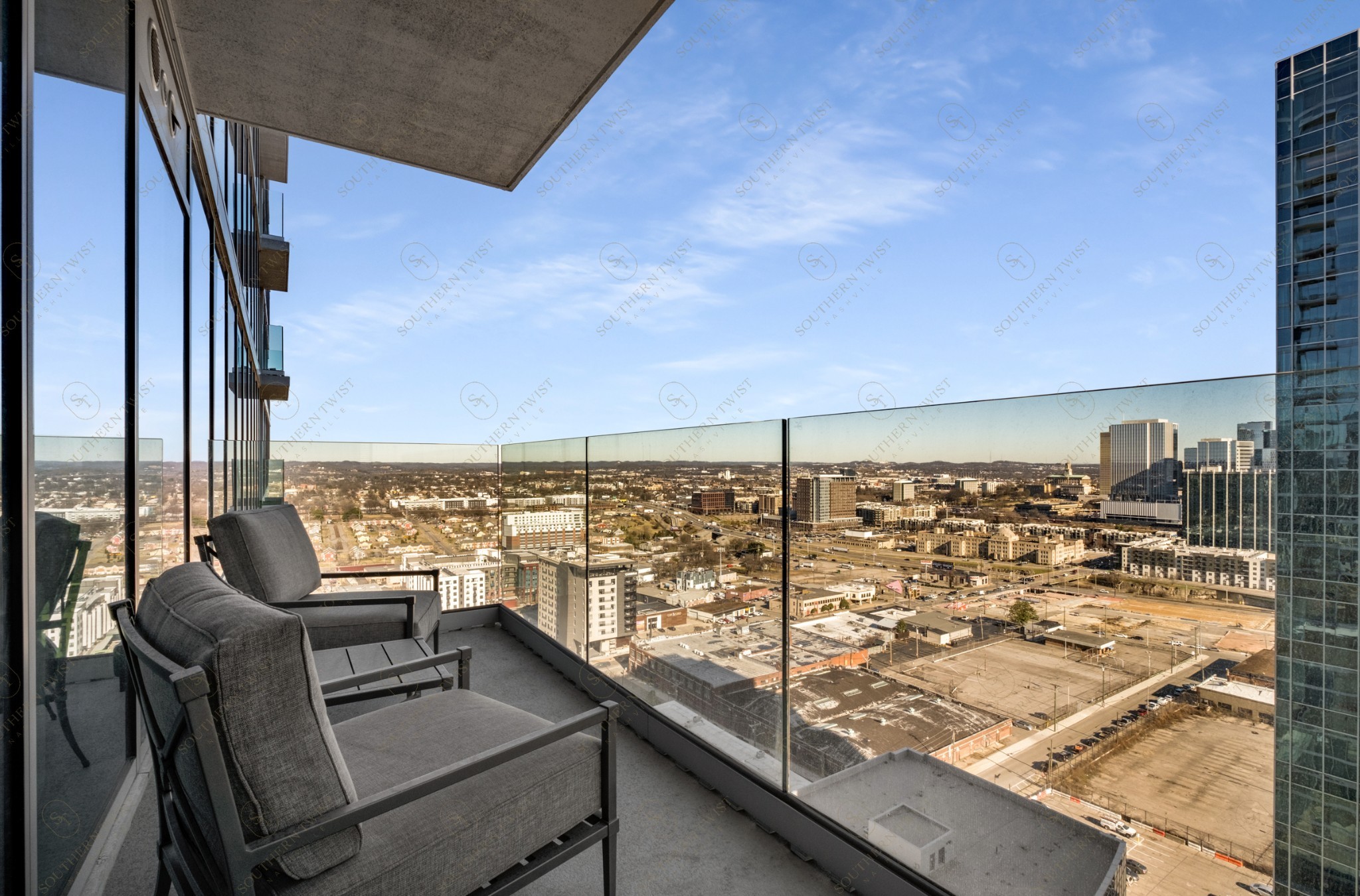 1616 West End Ave Unit: 2004