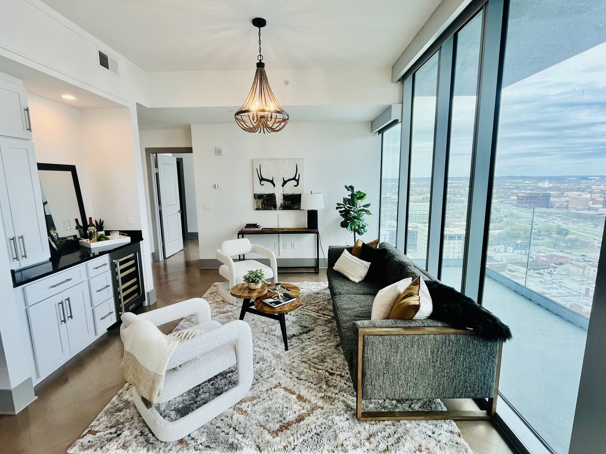 1616 West End Ave Unit: 2004