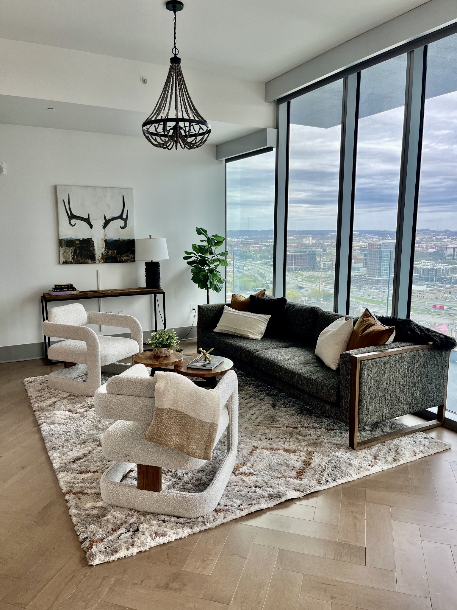 1616 West End Ave Unit: 2004