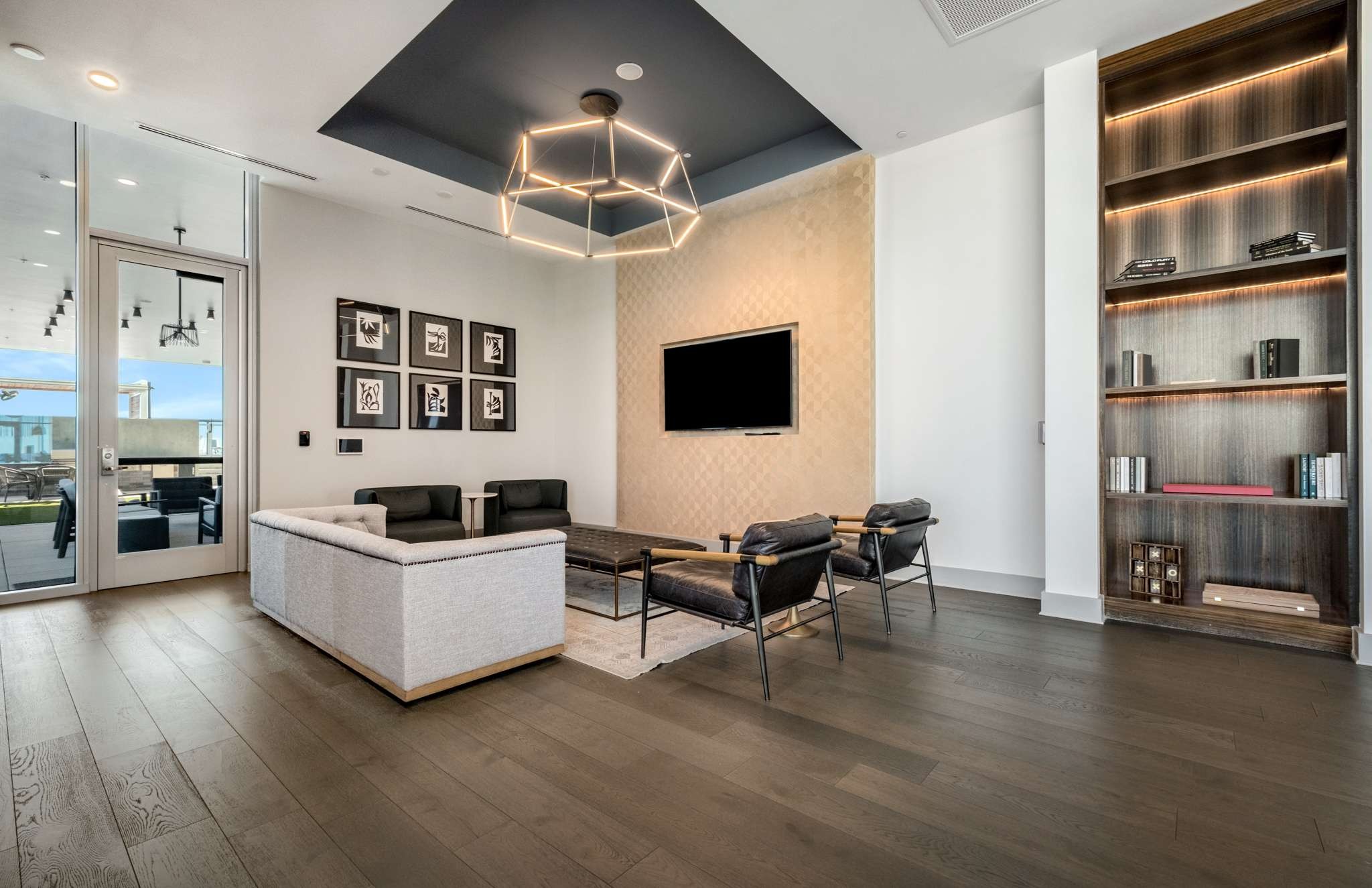 1616 West End Ave Unit: 2004