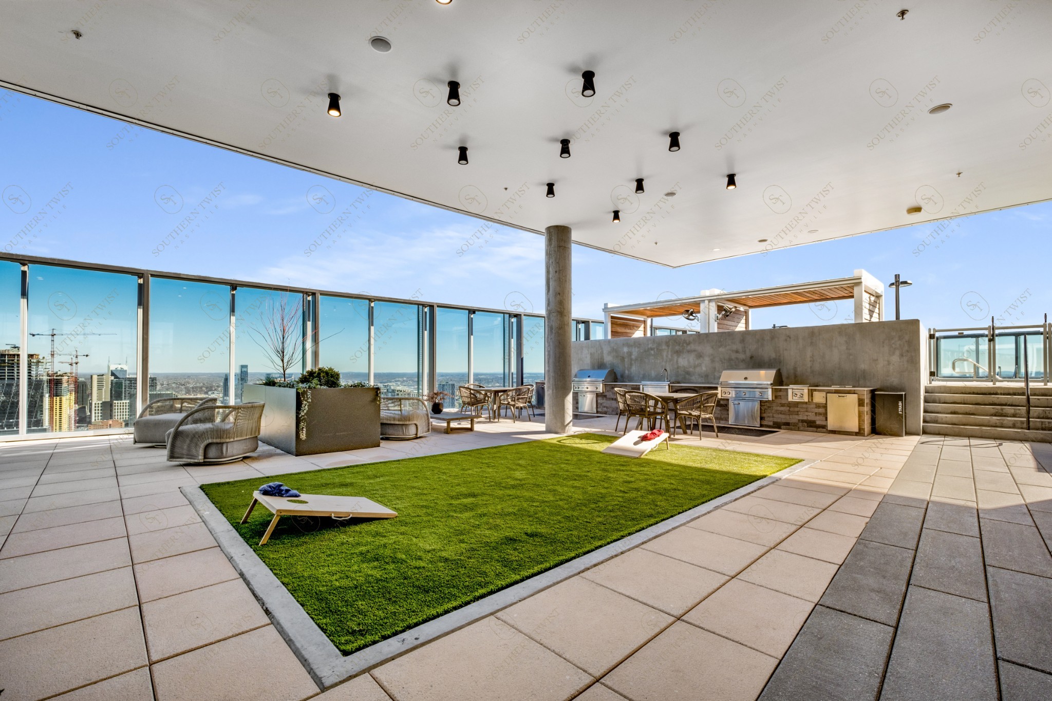 1616 West End Ave Unit: 2004