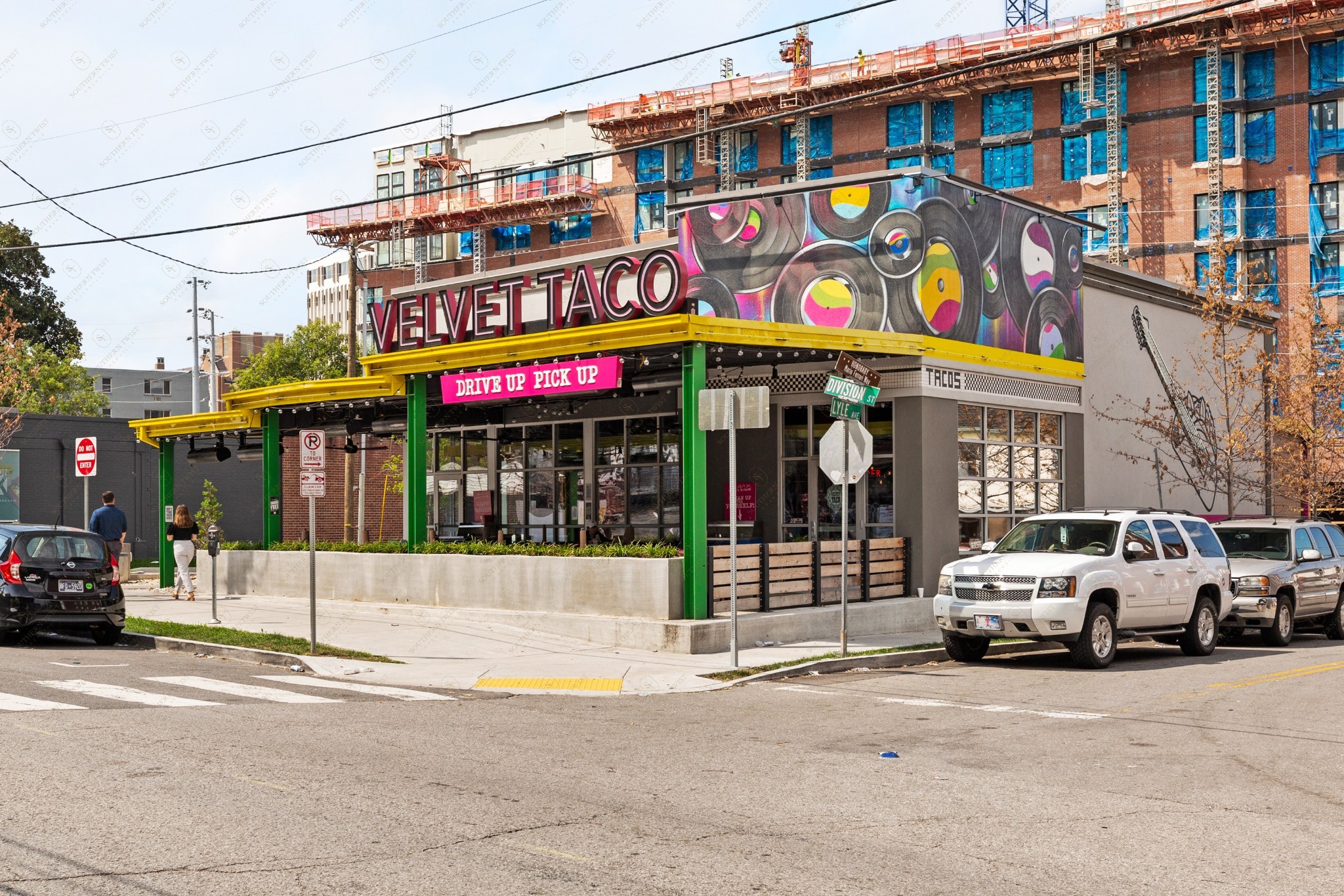 1616 West End Ave Unit: 2004