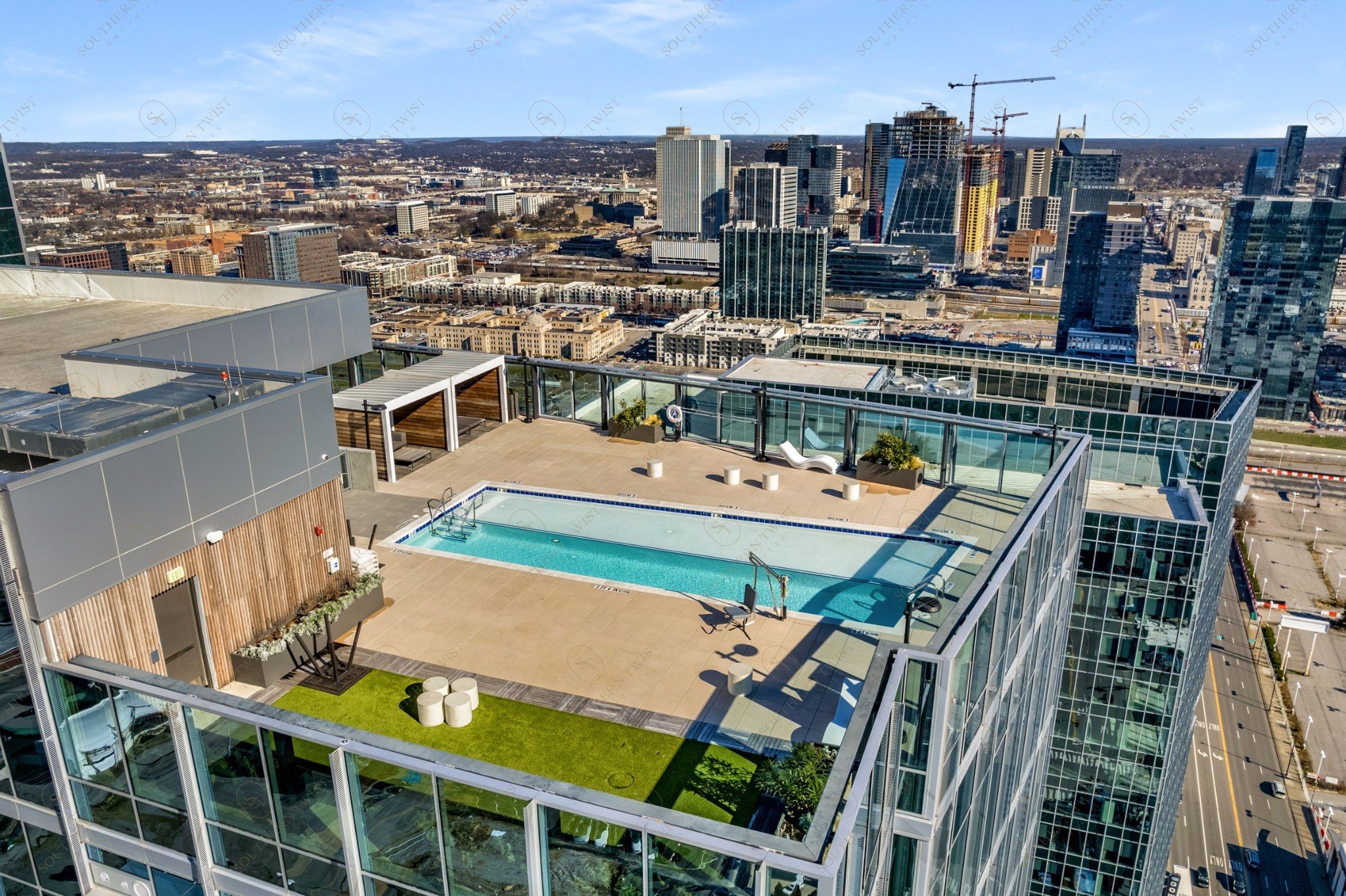 1616 West End Ave Unit: 2004