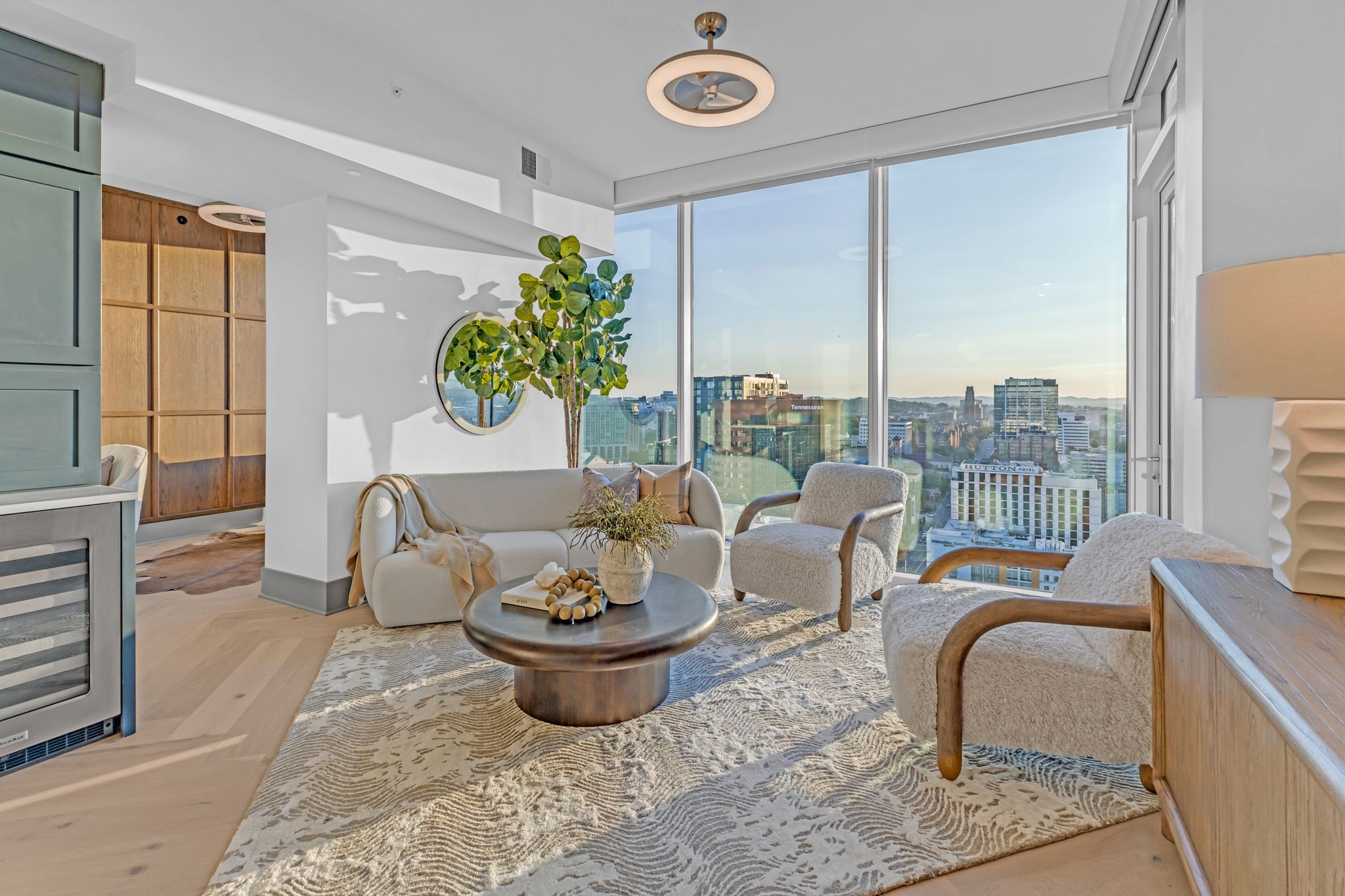 1616 West End Ave Unit: 2009