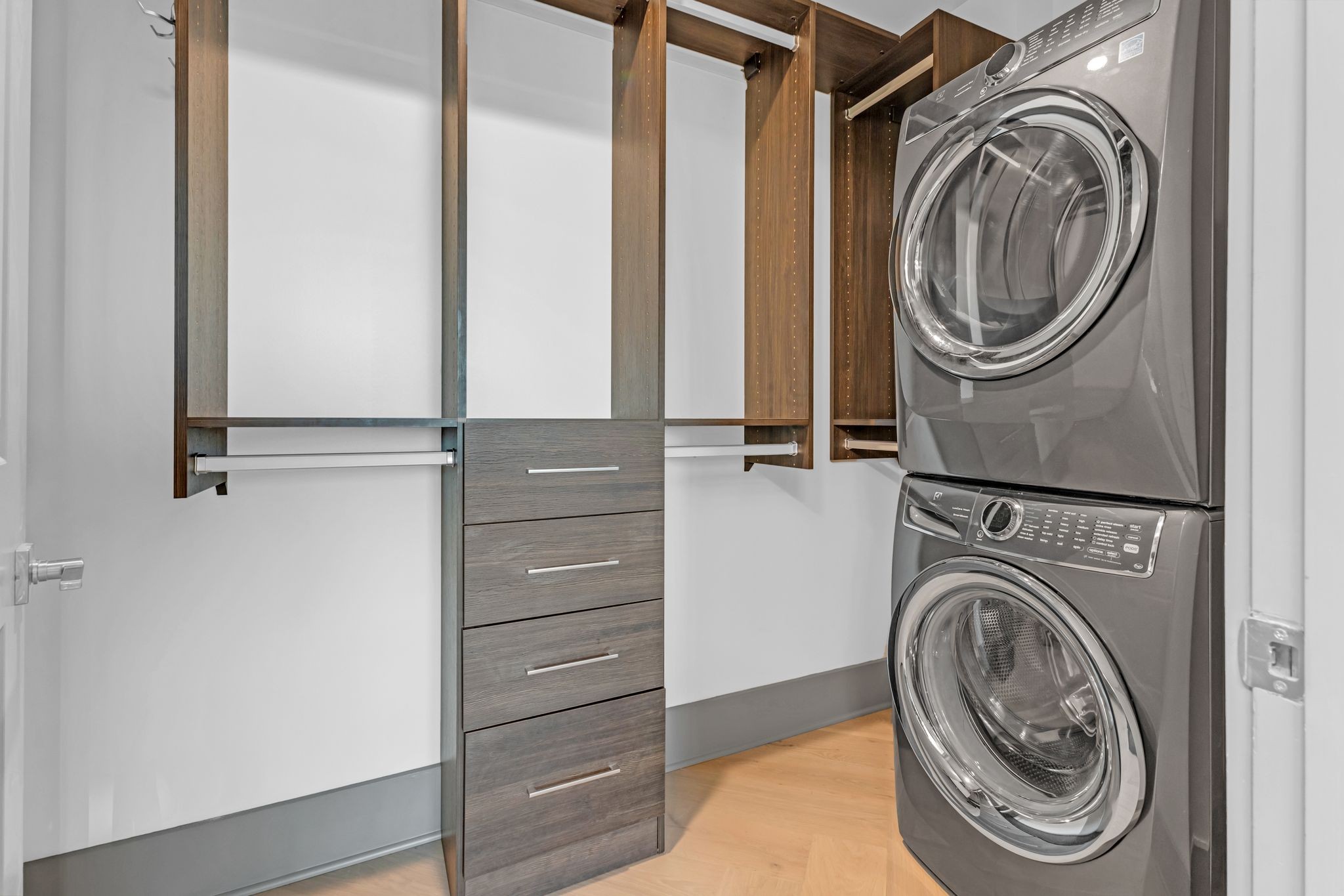 1616 West End Ave Unit: 2009