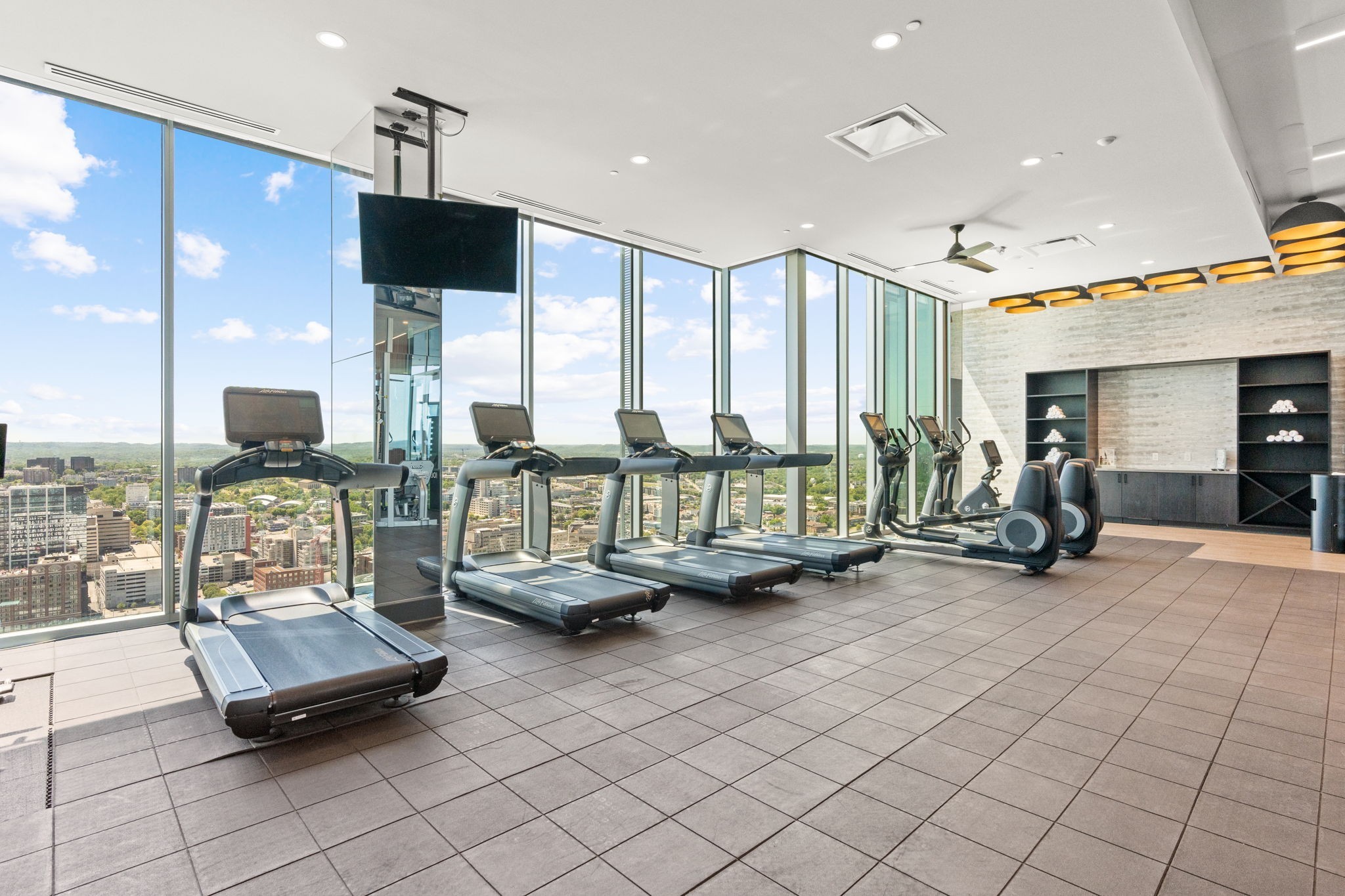 1616 West End Ave Unit: 2009