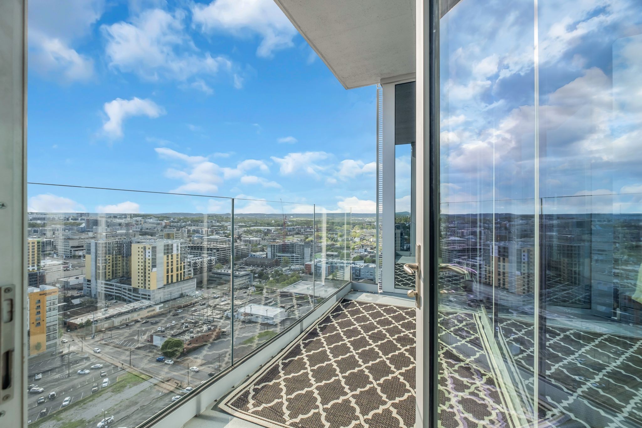 1616 West End Ave Unit: 2009