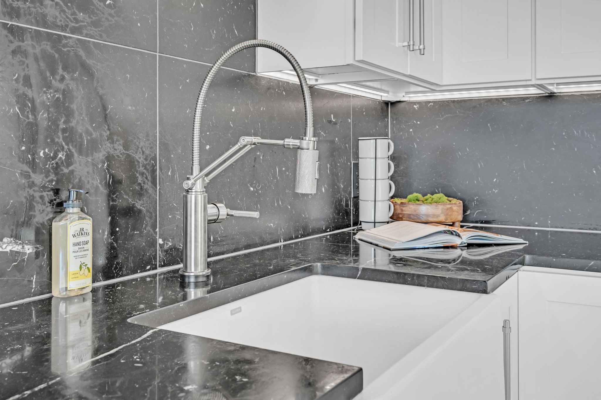 1616 West End Ave Unit: 2009