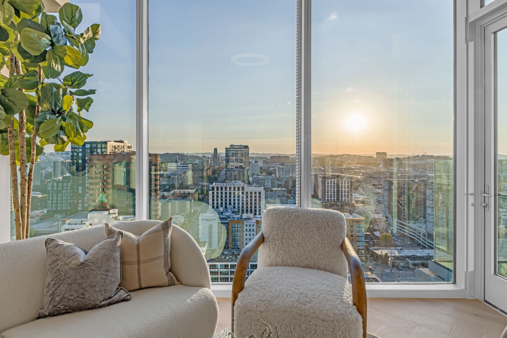 1616 West End Ave Unit: 2009