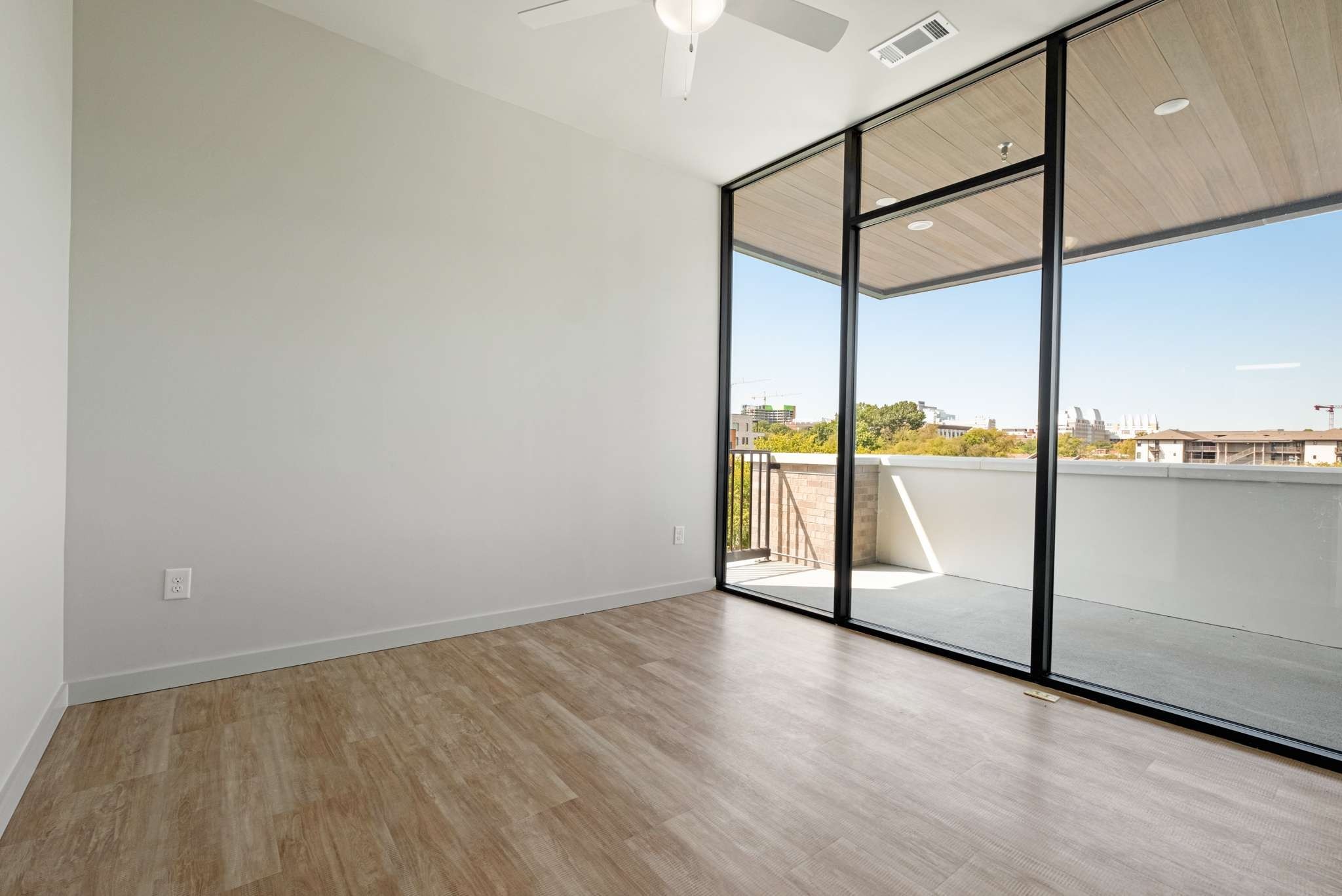 1014 16th Avenue, S Unit: B1 Corner