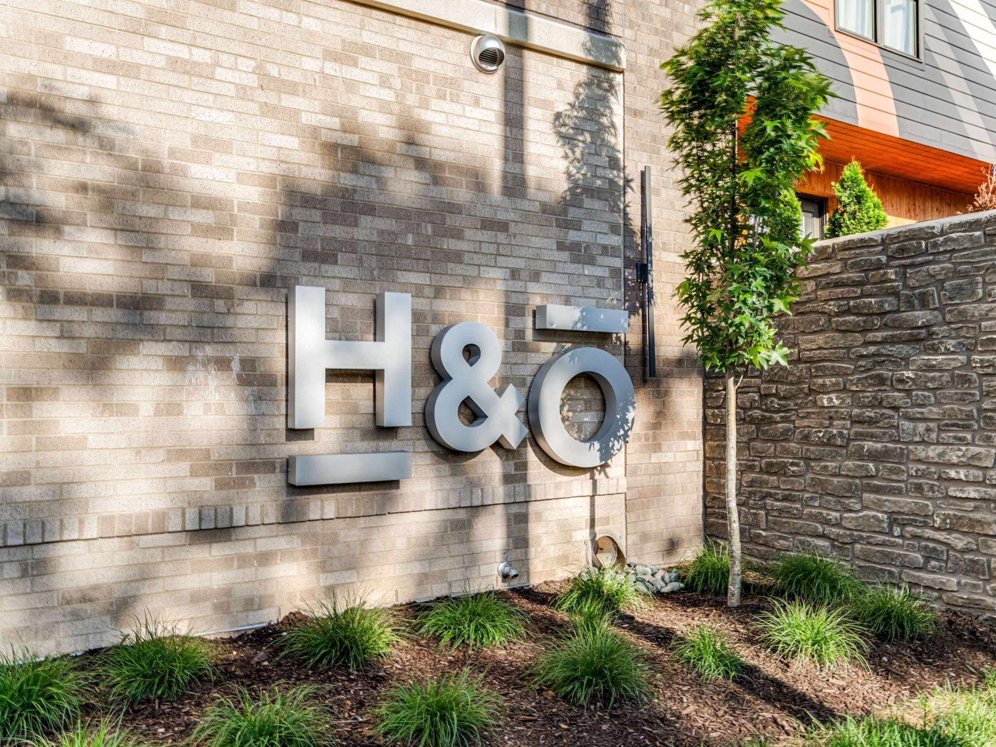 1014 16th Avenue, S Unit: B1 Corner