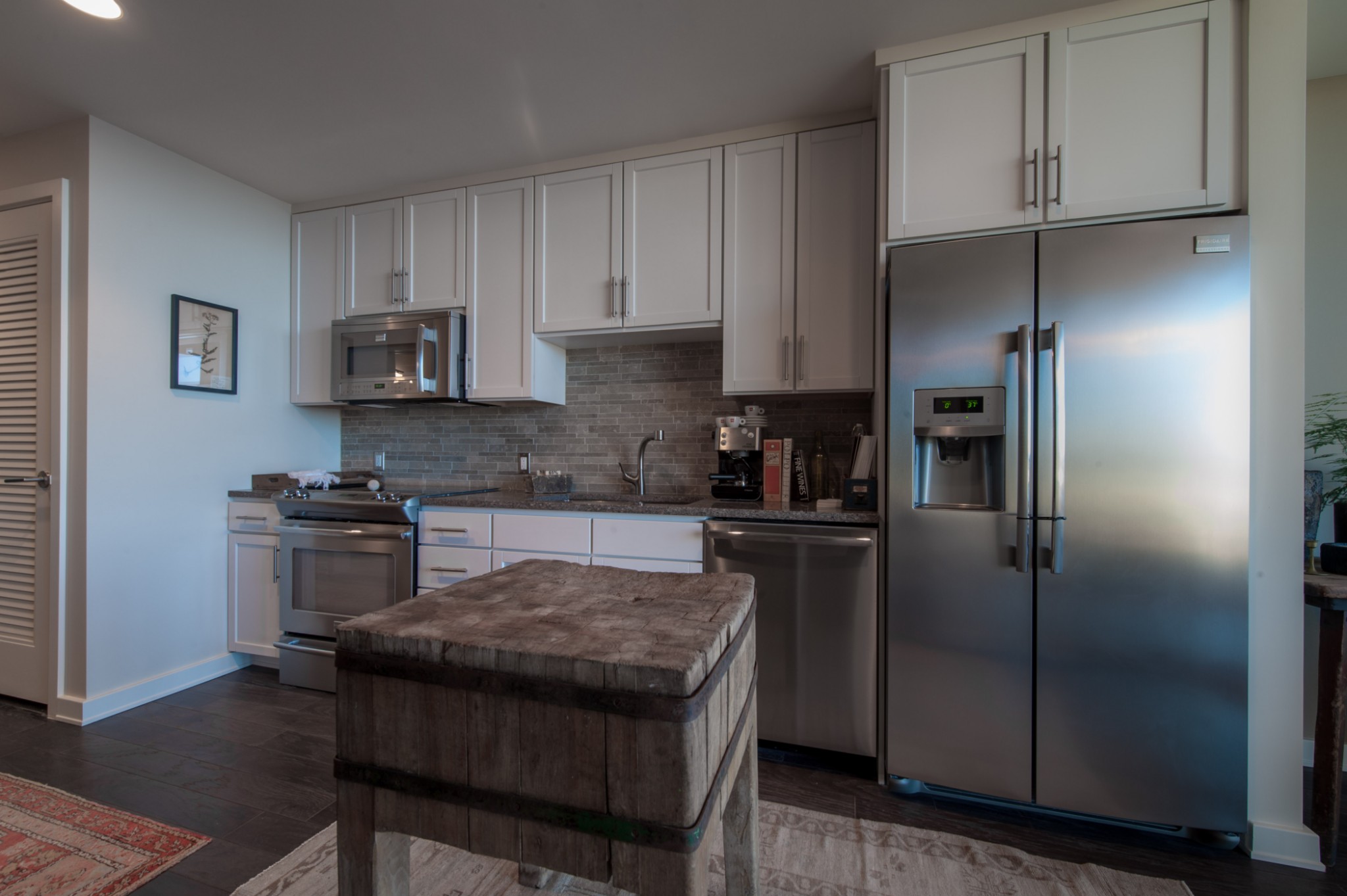 1212 Laurel St Unit: 2112