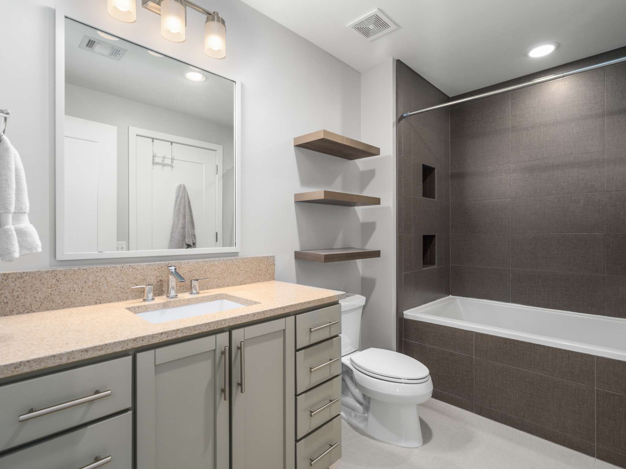 1212 Laurel St Unit: 709