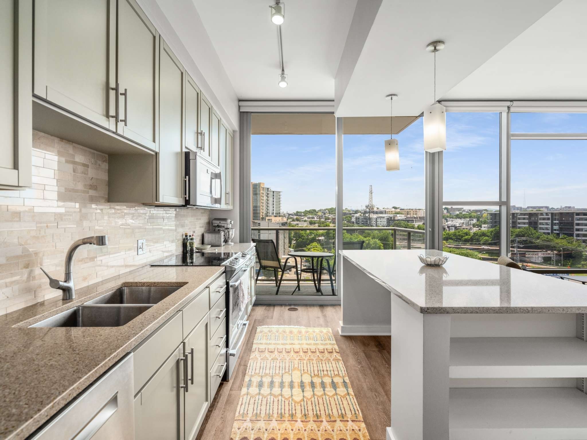 1212 Laurel St Unit: 709